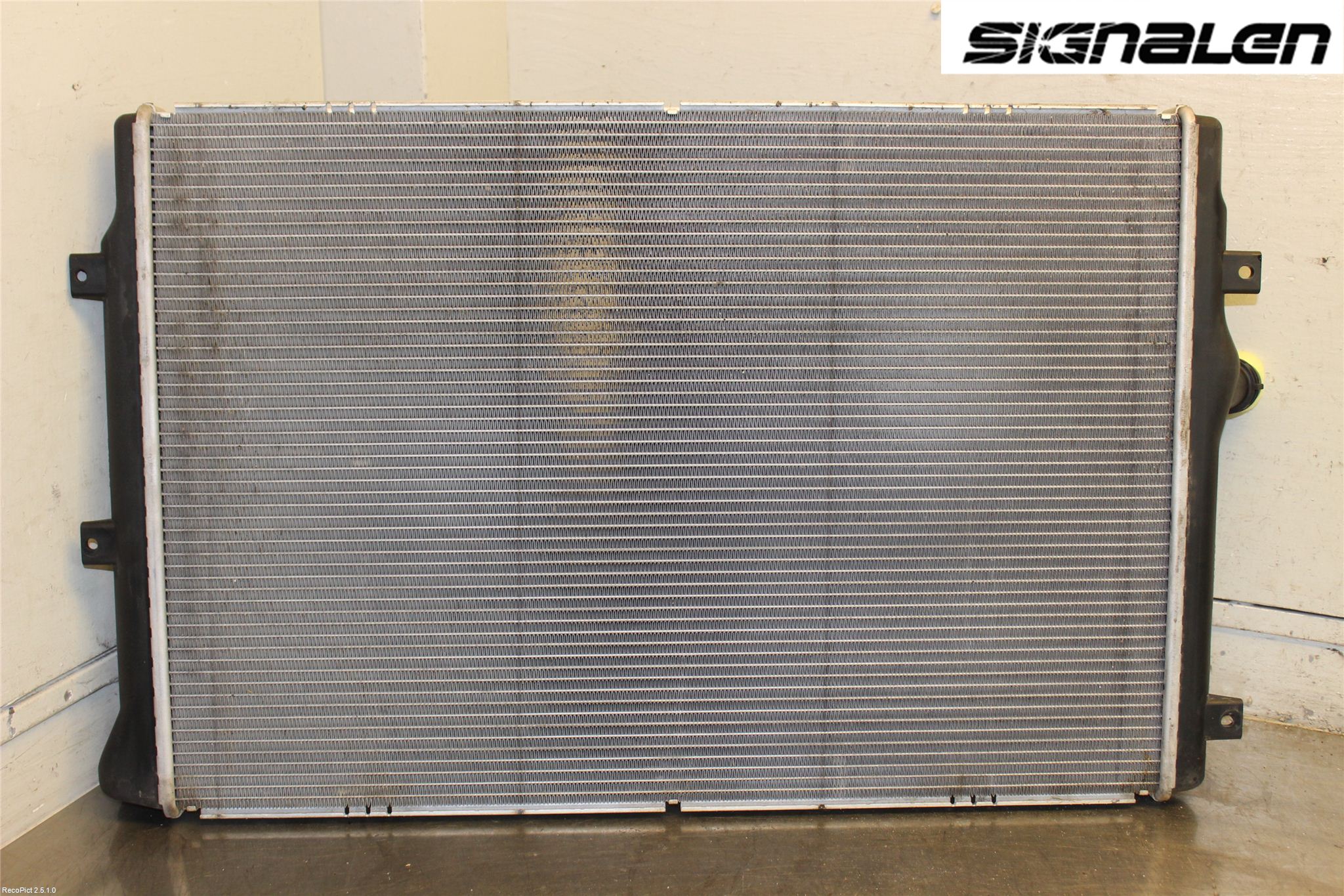 Volkswagen VW PASSAT 11-14 Radiator Manuell