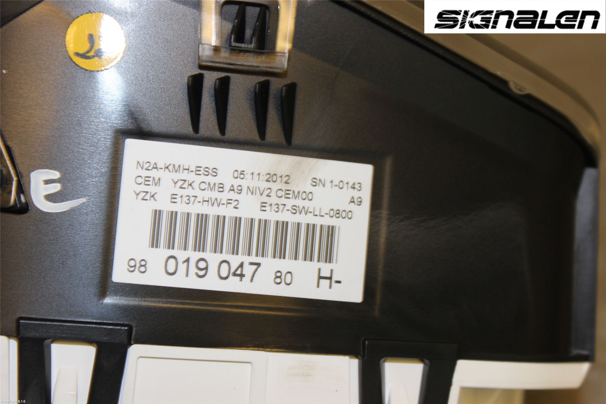 Peugeot 208 12-15 Instr Kombinert