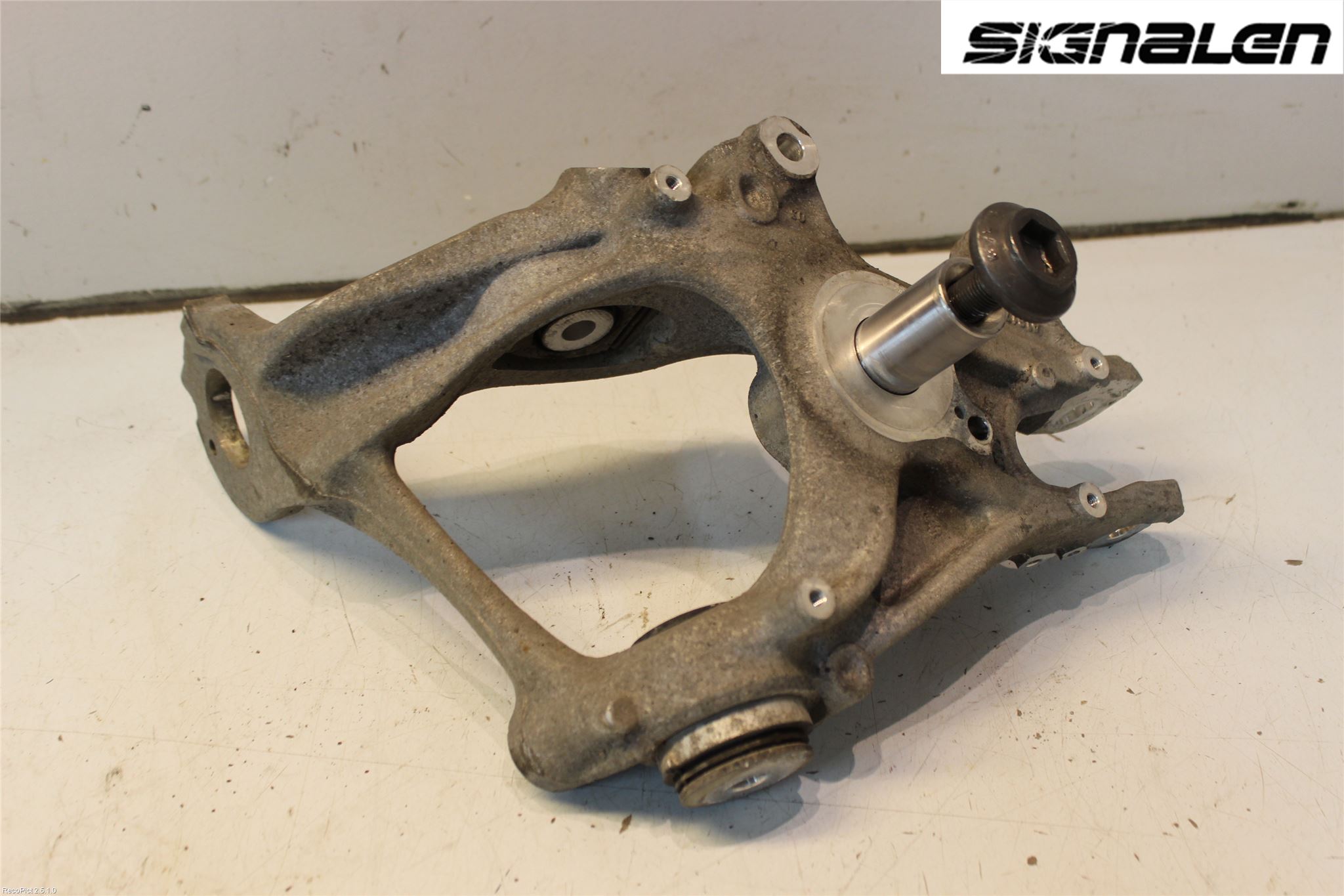 Audi A6/S6 4G 11-18 Spindel Vb