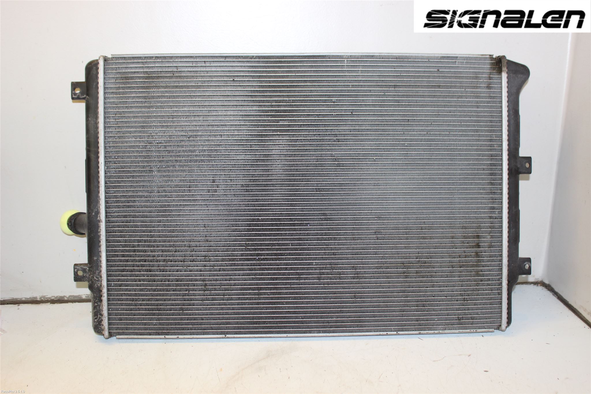 Volkswagen VW PASSAT 05-11 Radiator Automat