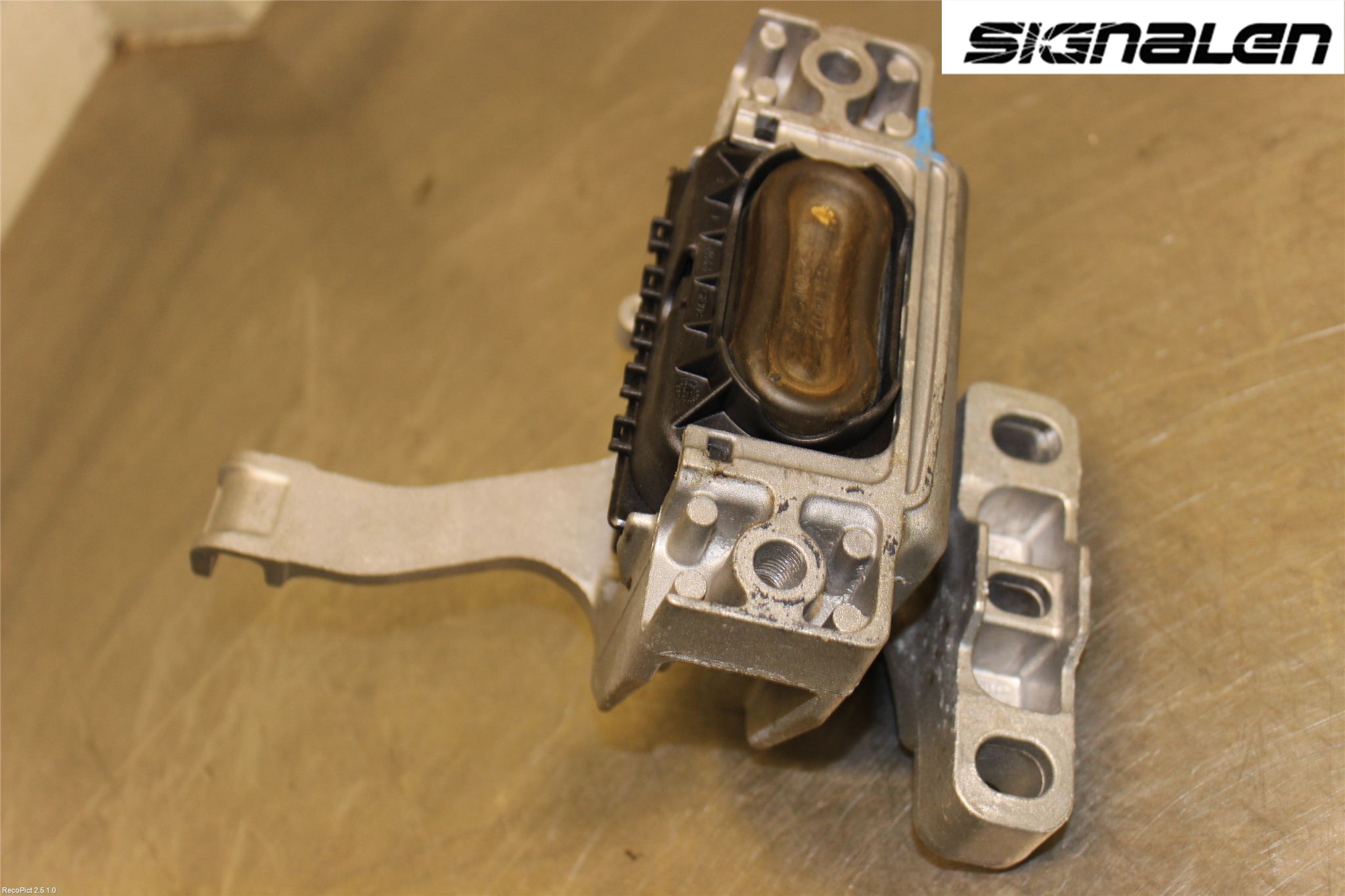 Volkswagen VW GOLF / E-GOLF VII 13-20 Motor Feste Gummi