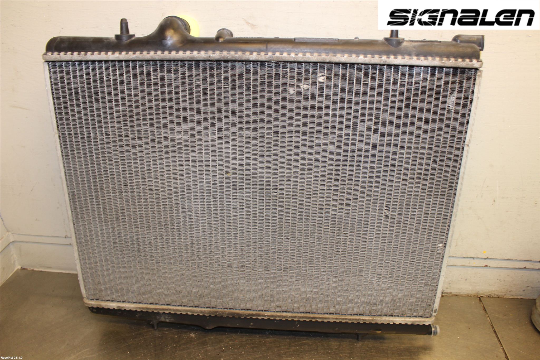 Peugeot 307     01-05 Radiator Automat