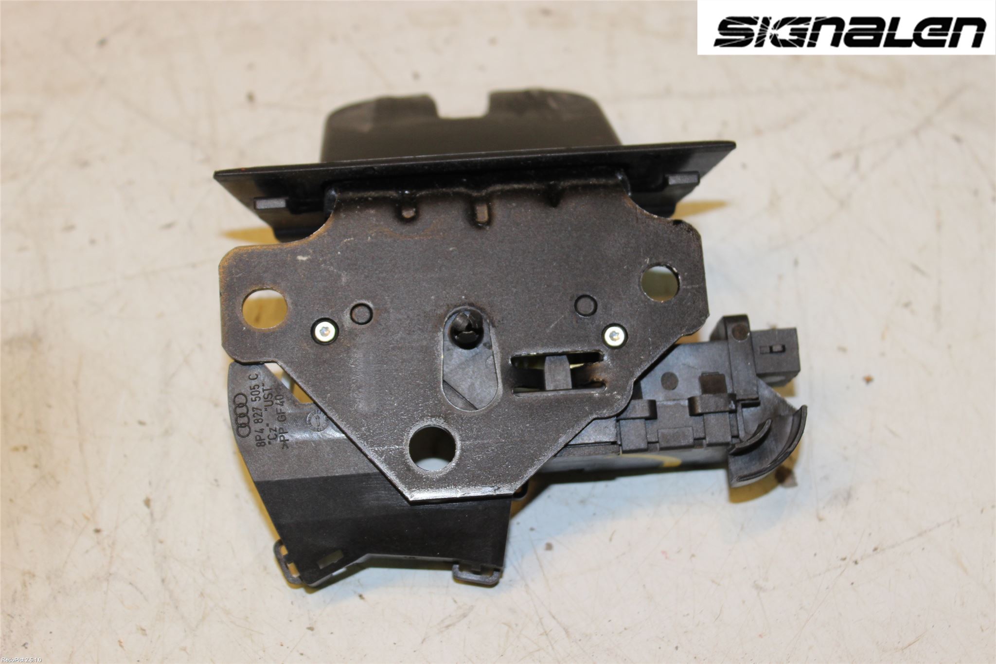 Audi A4/S4 05-07 Bakluke-Lokk Låsekasse