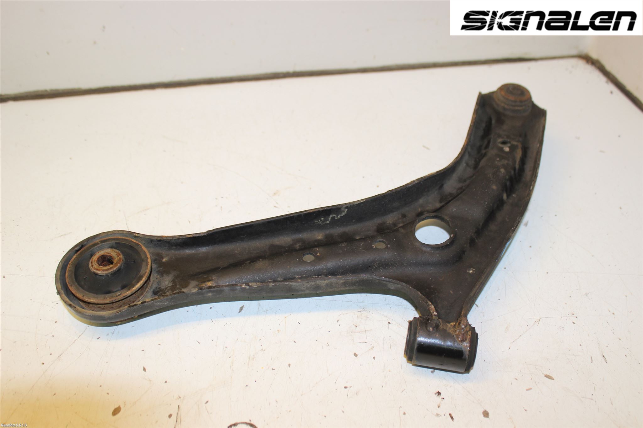 Mazda 2 (DE) 08-15 Bærearm Foran Høyre Nedre