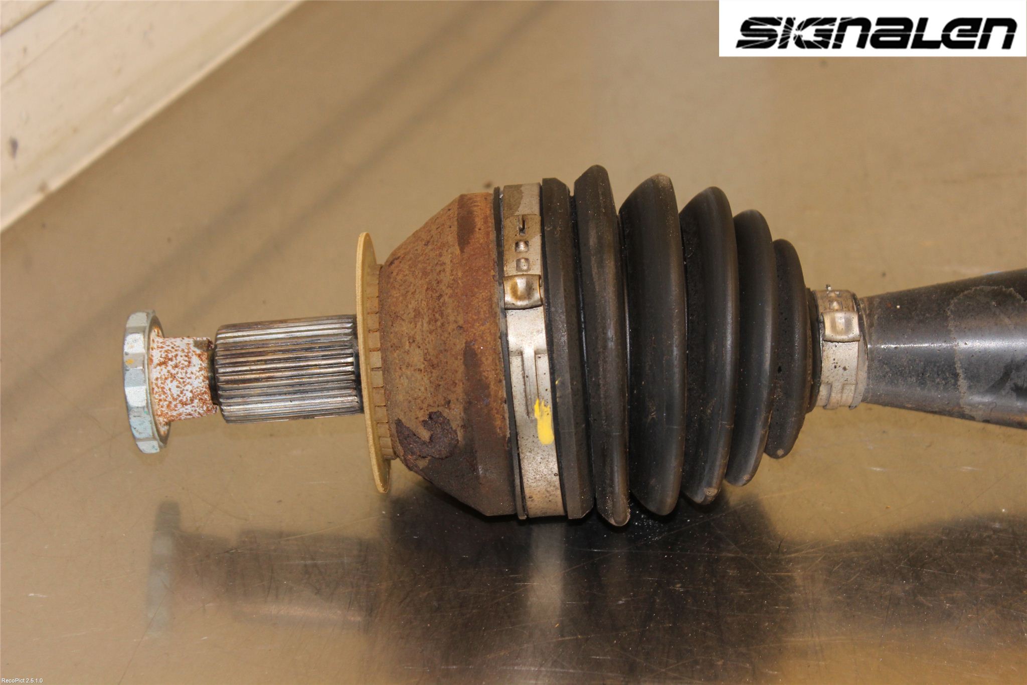 Volkswagen VW POLO 10-17 Drivaksel Foran Kompl Høyre