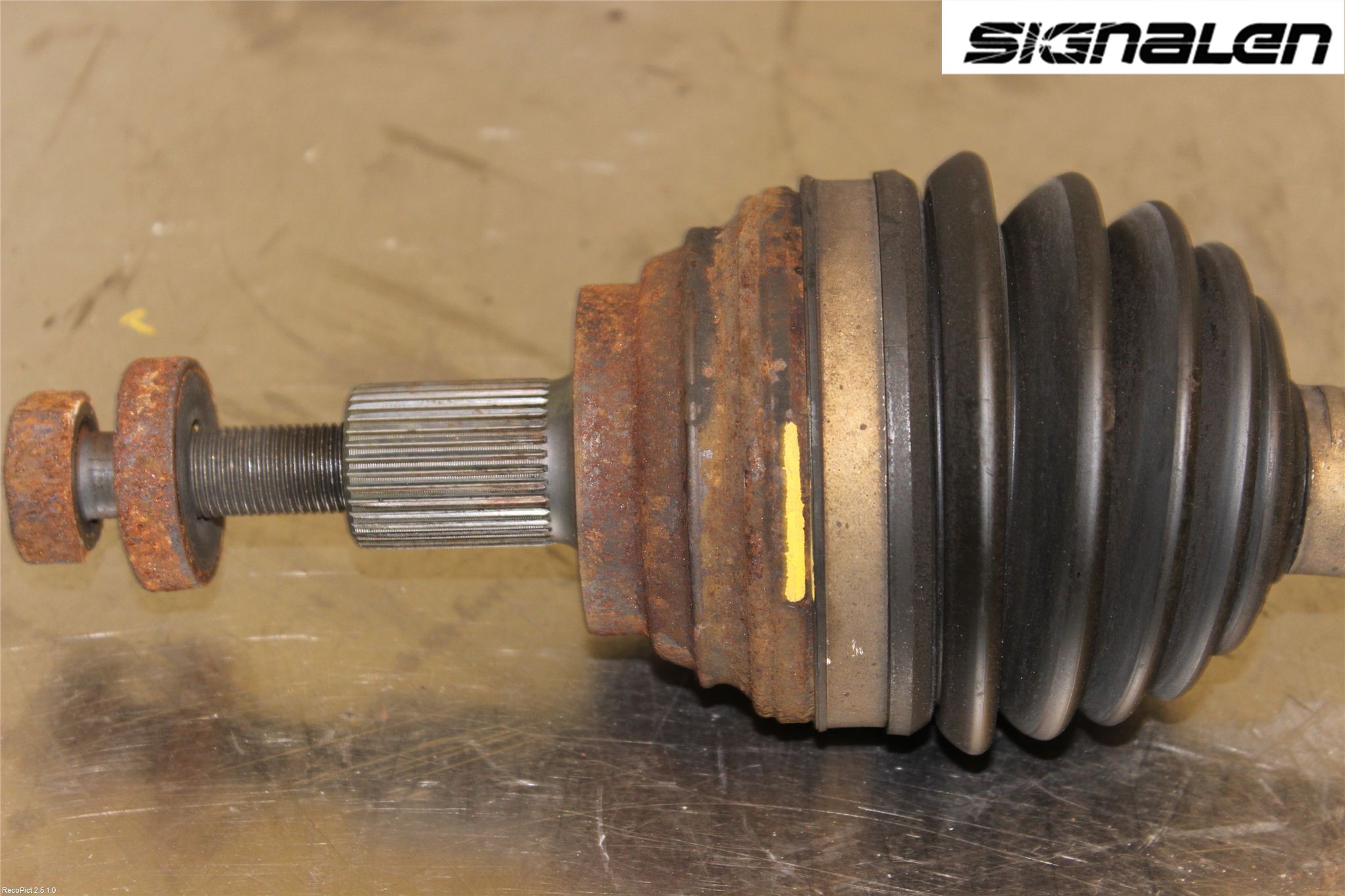 Volkswagen VW PASSAT 05-11 Drivaksel Foran Kompl Venstre