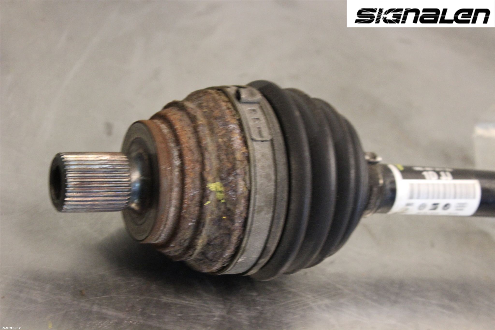 Volkswagen VW GOLF VI 09-13 Drivaksel Foran Kompl Venstre