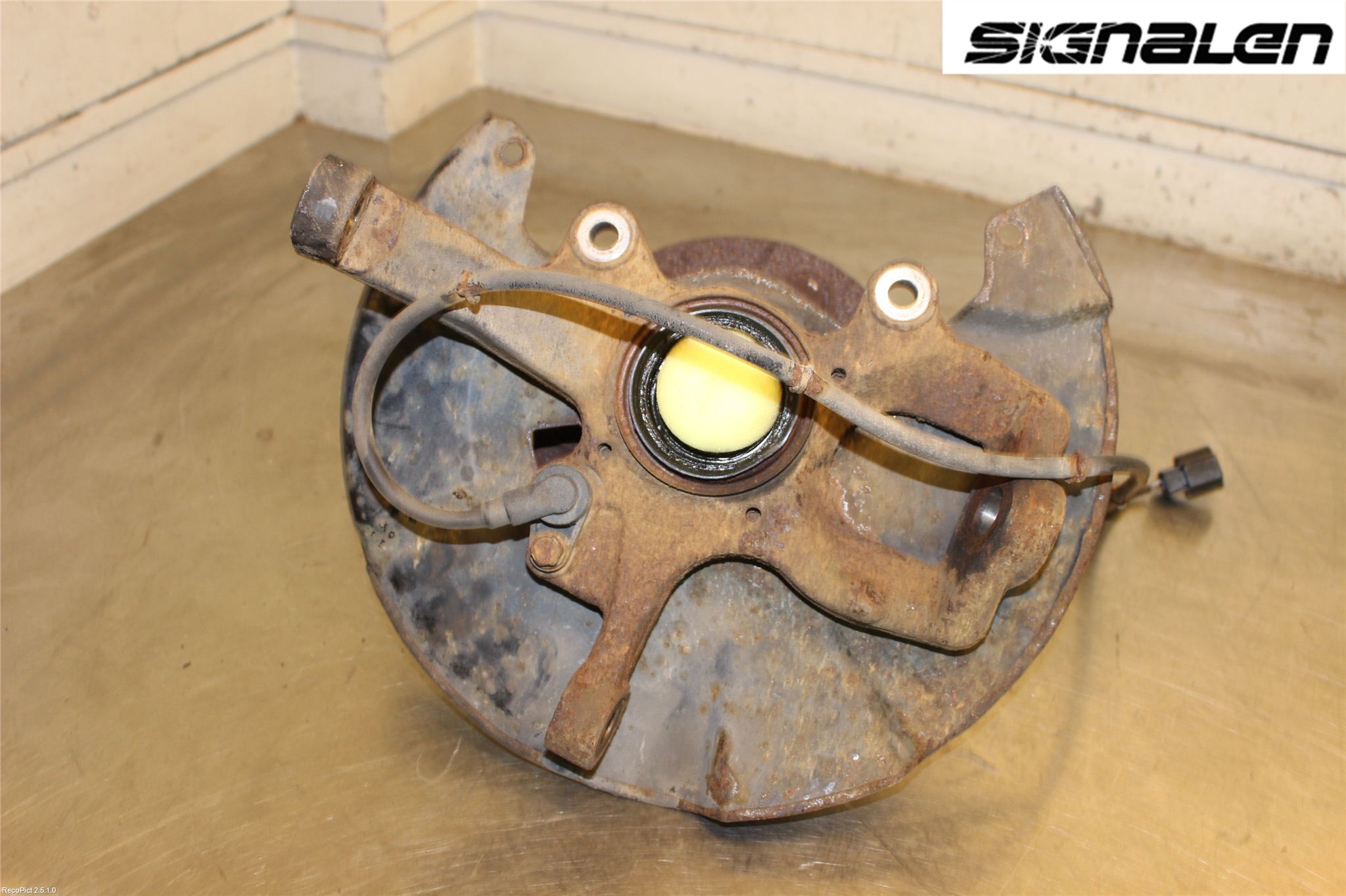 Mitsubishi PAJERO  99-06 Spindel Hf