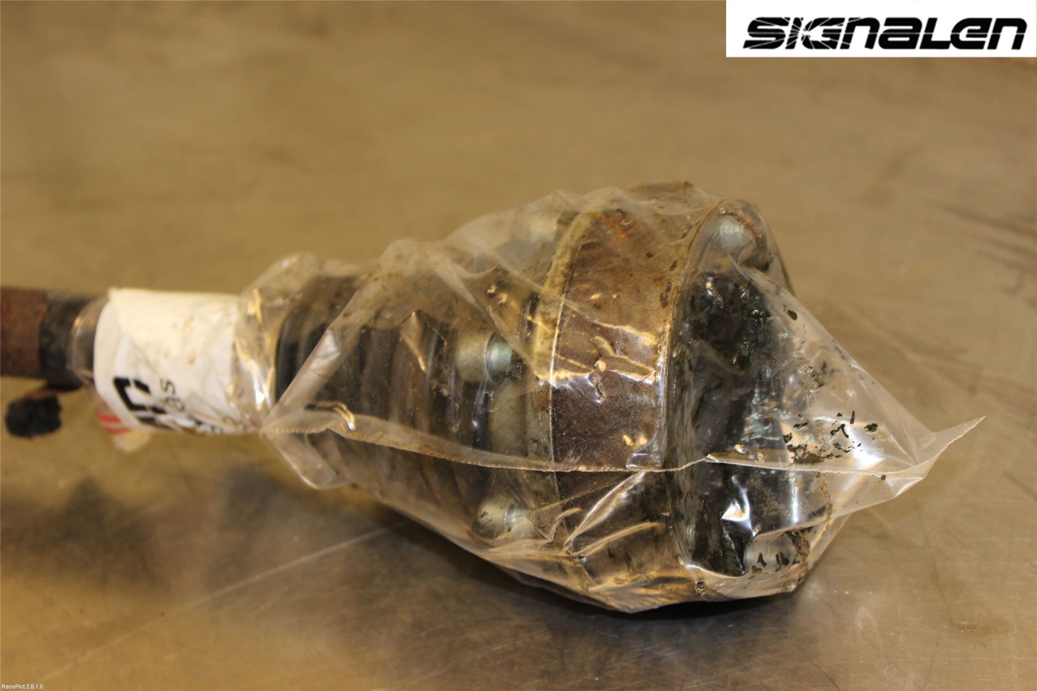 Volkswagen VW GOLF V 04-09 Drivaksel Foran Kompl Venstre