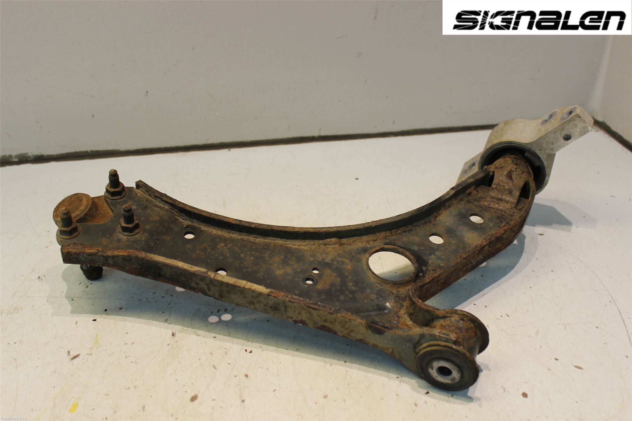 Seat LEON 06-12 Bærearm Foran Venstre Nedre