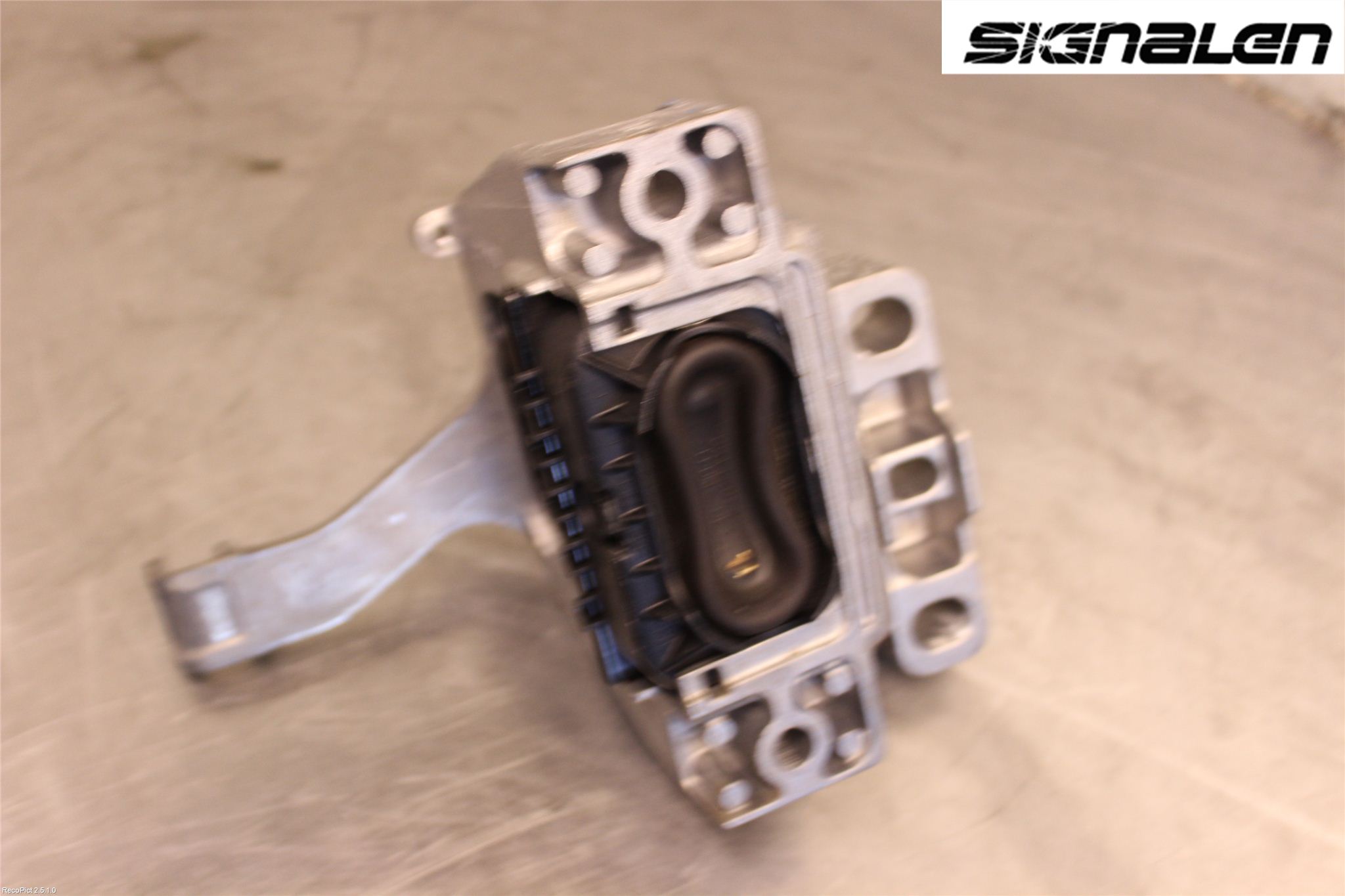 Volkswagen VW GOLF / E-GOLF VII 13-20 Motor Feste Gummi