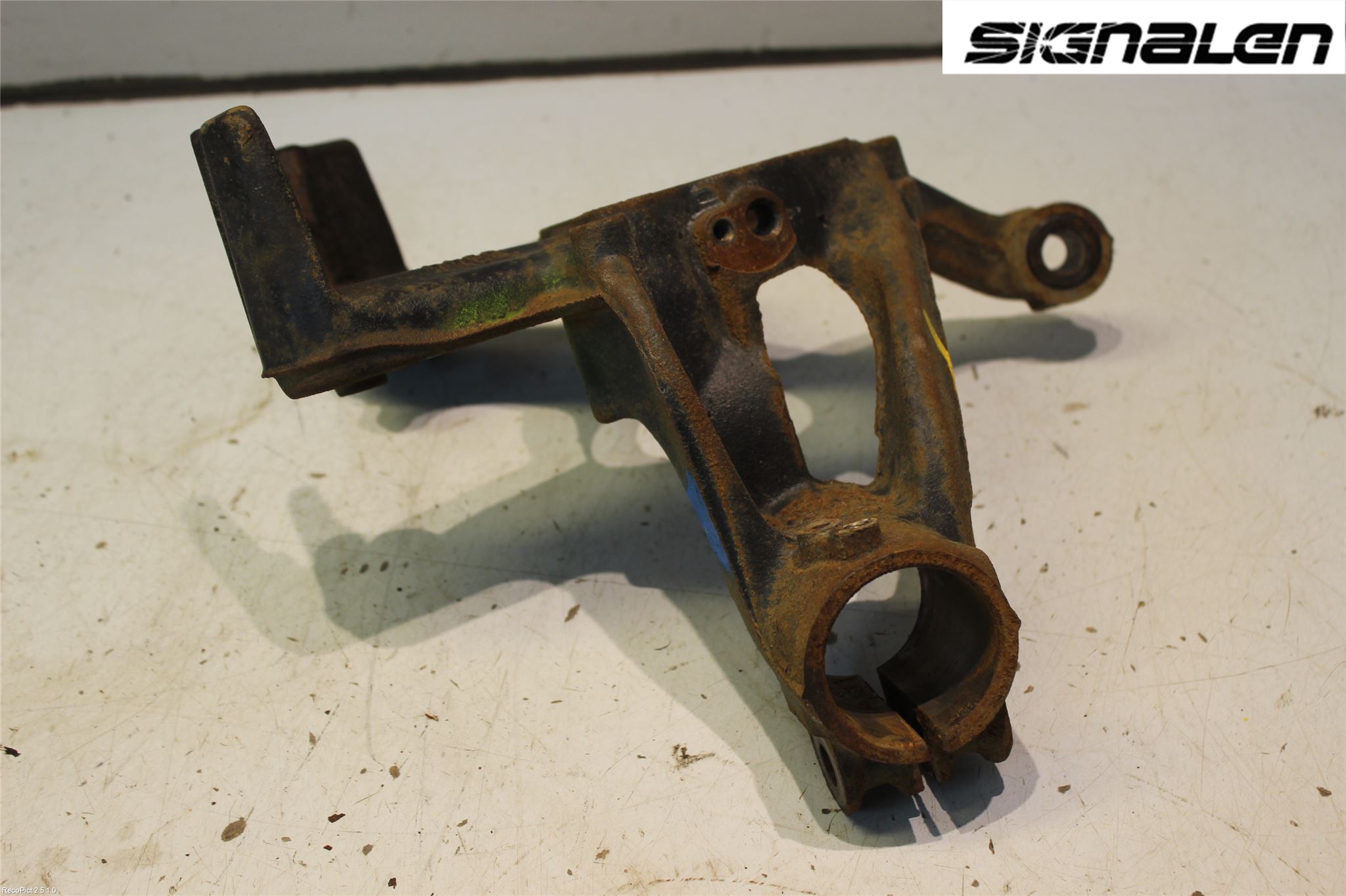 Volkswagen VW GOLF SPORTSVAN 15-20 Spindel Hf
