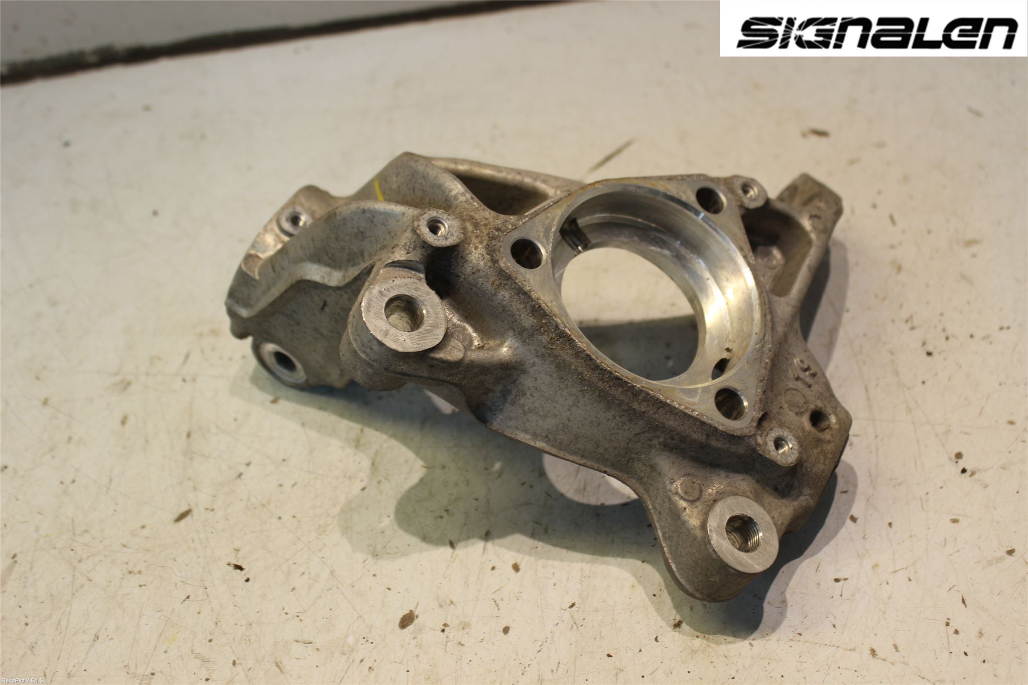 Volkswagen VW PASSAT 15-19 Spindel Vf