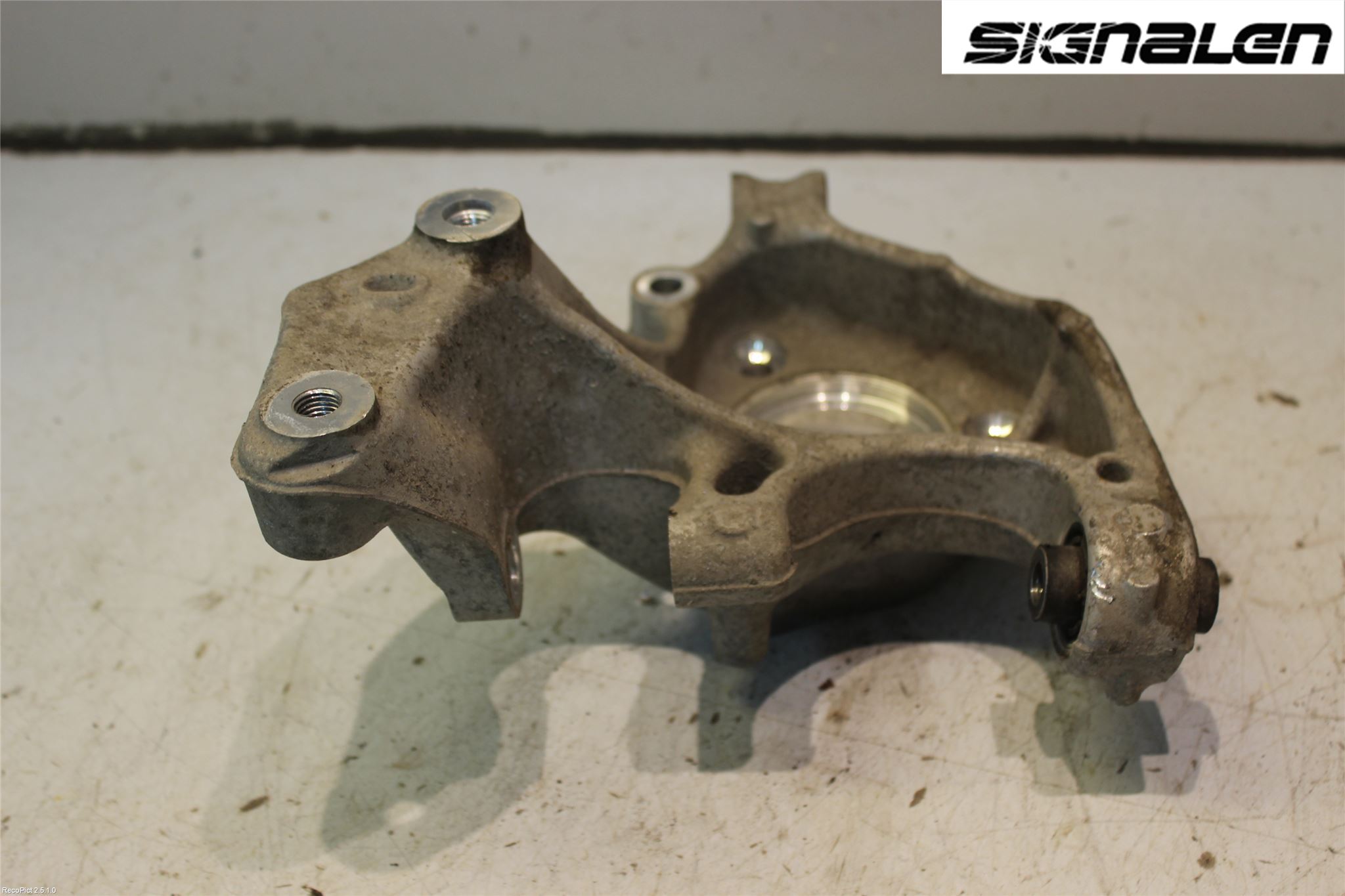 Volkswagen VW PASSAT 15-19 Spindel Hb