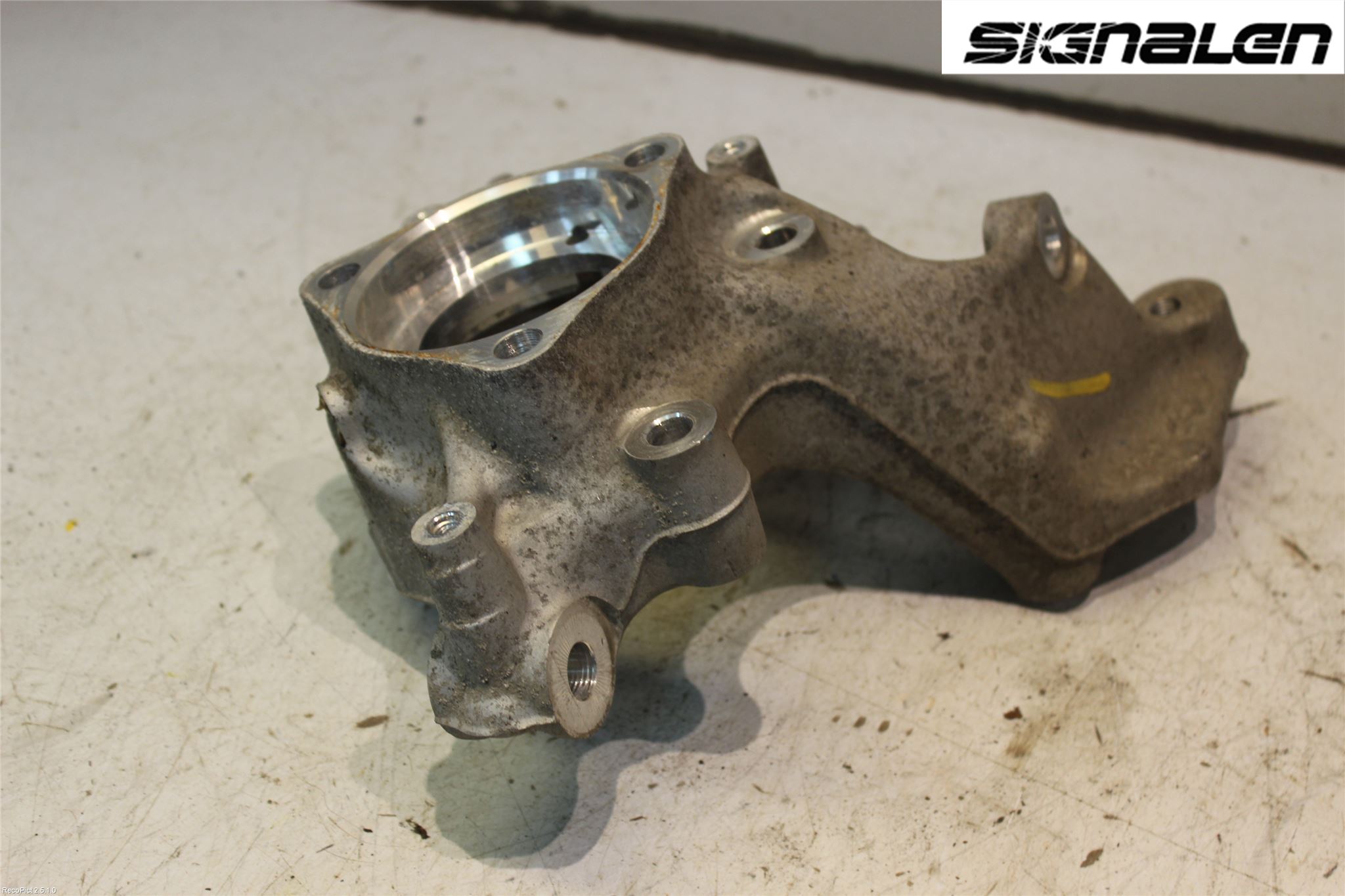 Volkswagen VW PASSAT 15-19 Spindel Vb