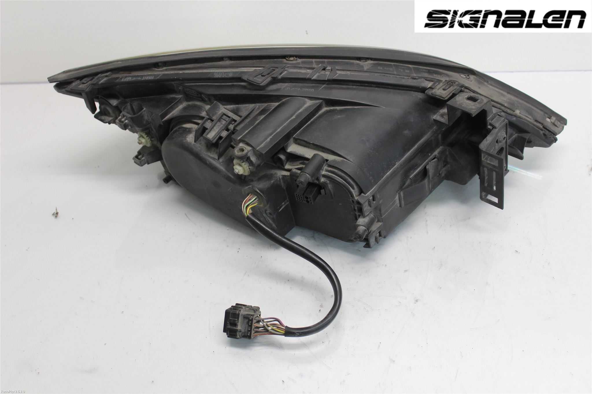 Ford MONDEO     01-06 Frontlykt Venstre