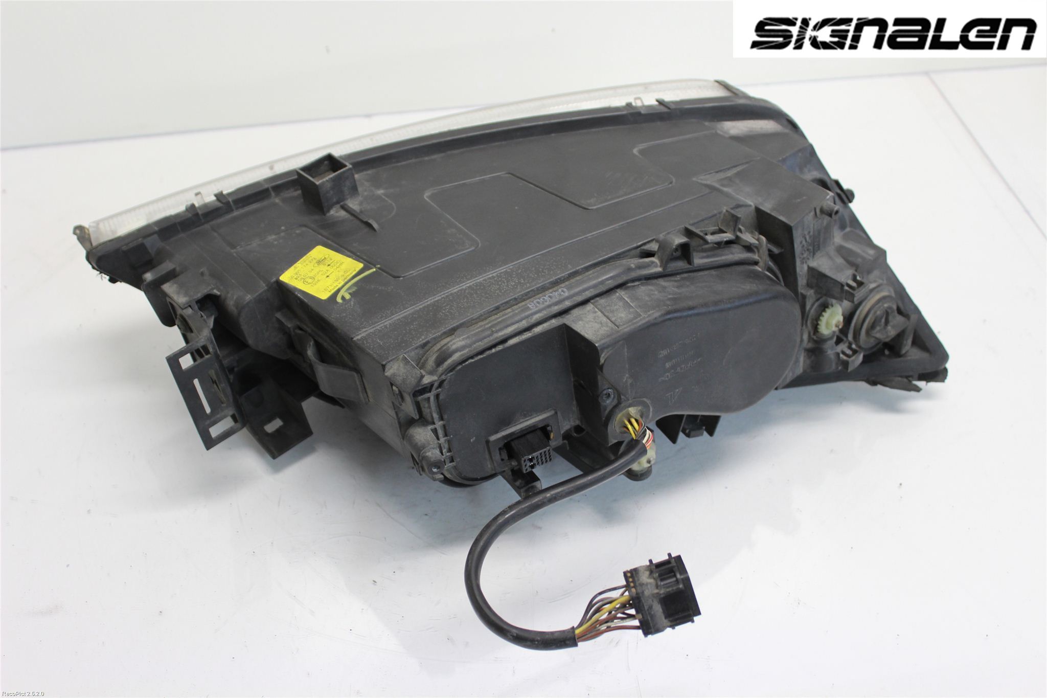 Ford MONDEO     01-06 Frontlykt Venstre
