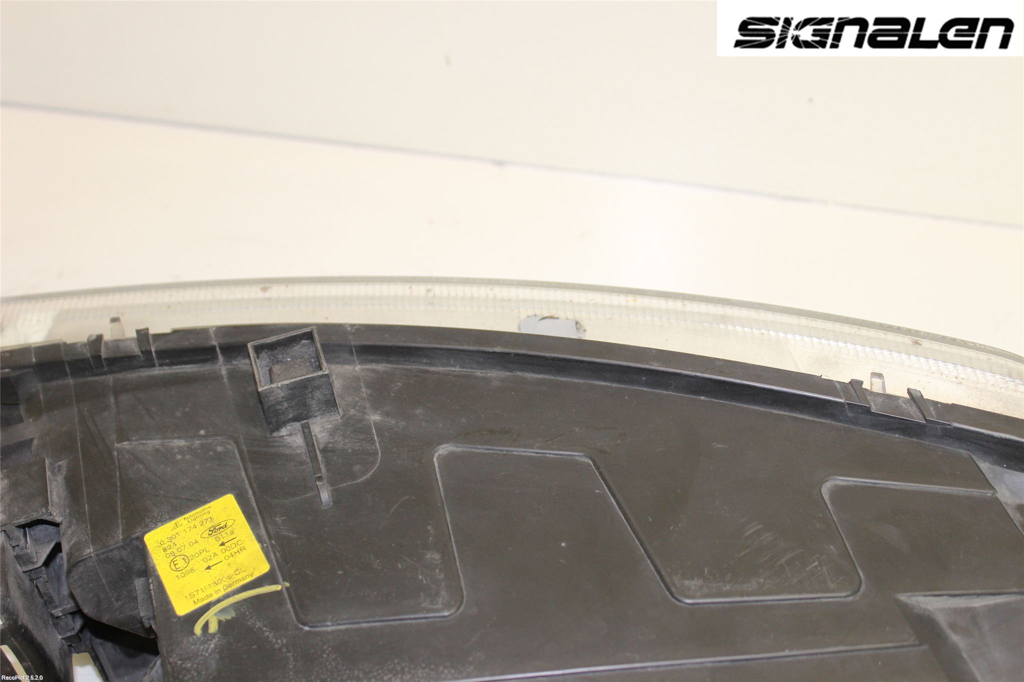 Ford MONDEO     01-06 Frontlykt Venstre