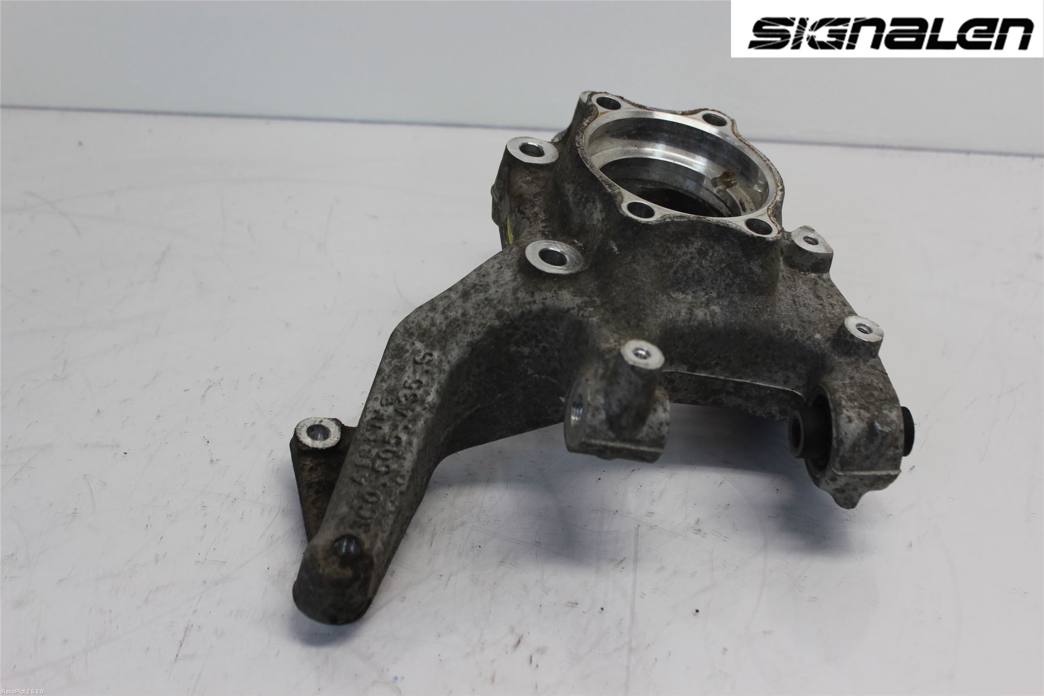Volkswagen VW PASSAT 11-14 Spindel Vb