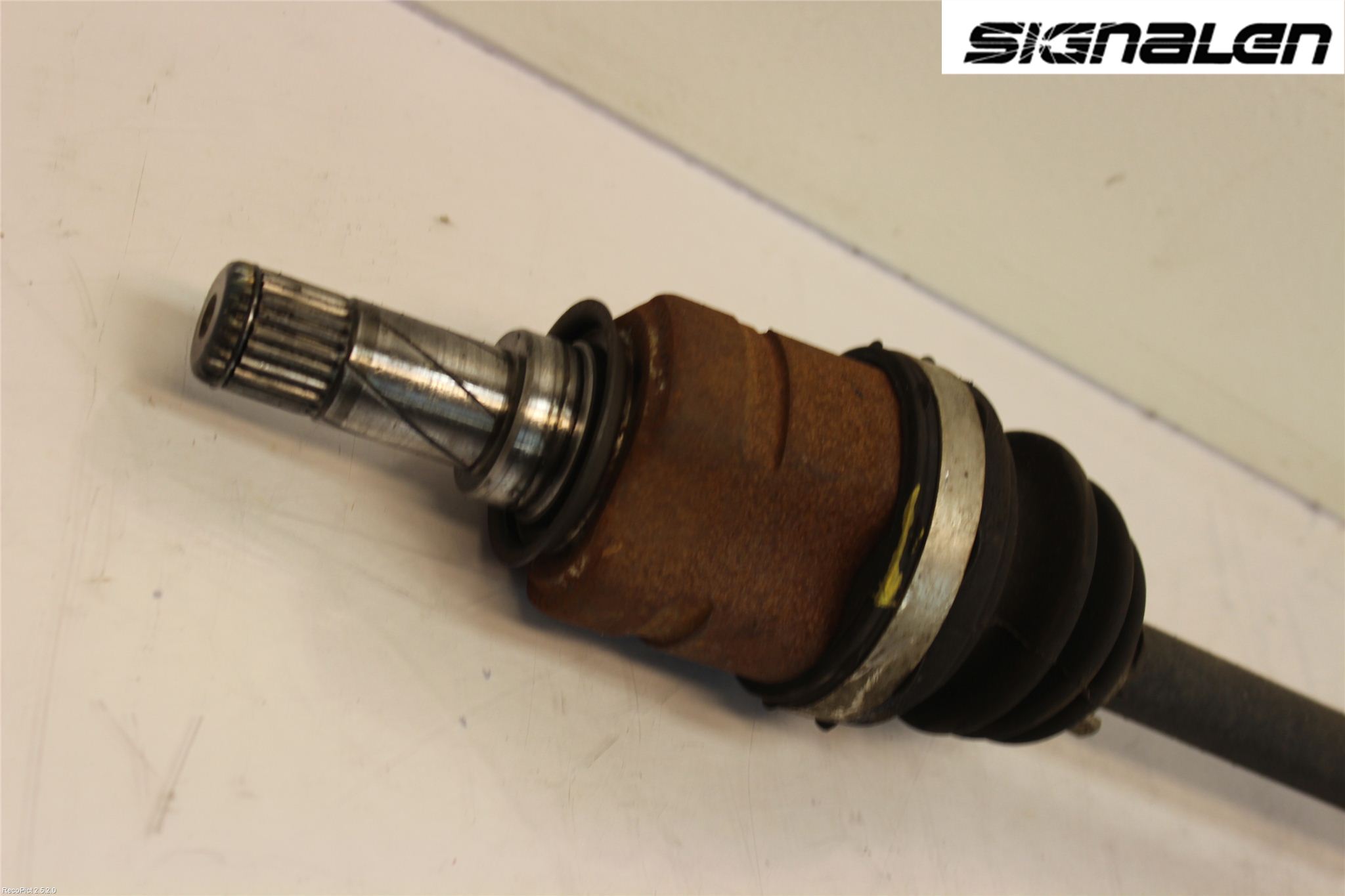 Opel CORSA D 07-14 Drivaksel Foran Kompl Venstre