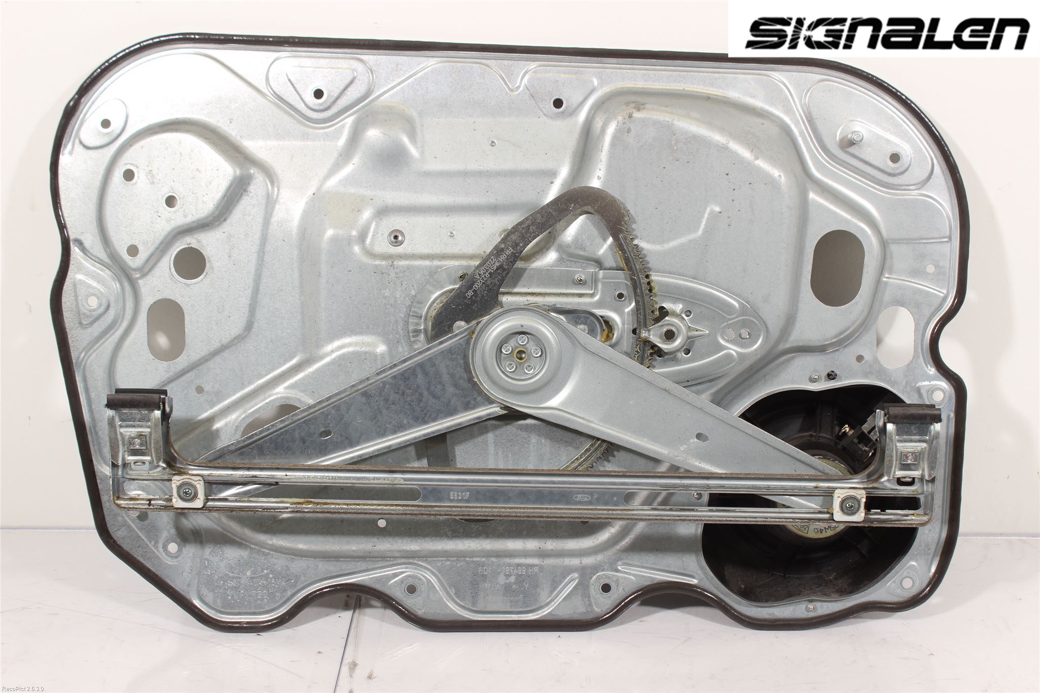 Ford FOCUS     04-07 Vindusheis