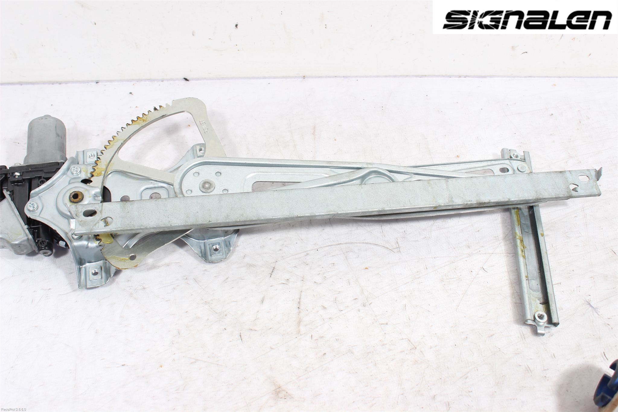 Toyota YARIS XP130 12-14 Vindusheis El Komp