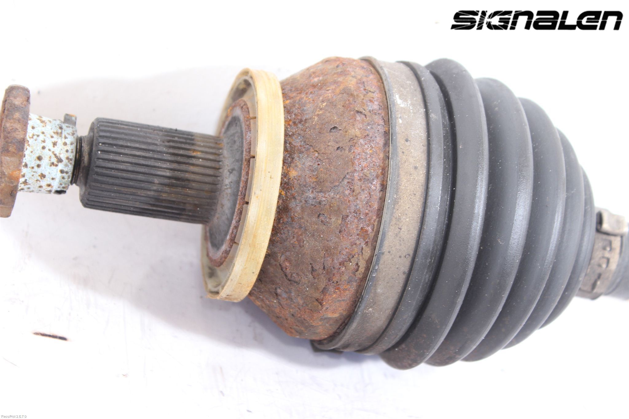 Volkswagen VW POLO 05-09 Drivaksel Foran Kompl Venstre