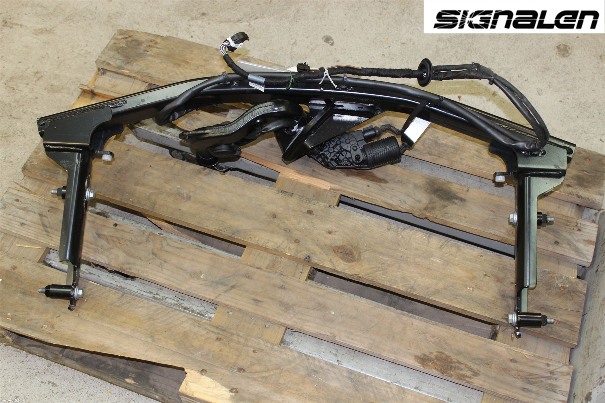 Audi A4/S4 B9 16-19 Tilhengerfeste