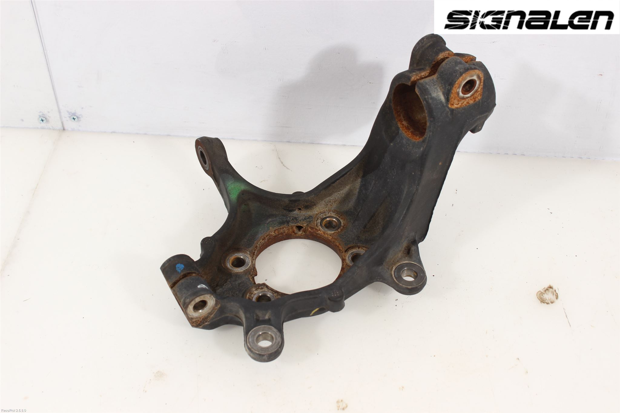 Nissan QASHQAI 14-17 Spindel Vf