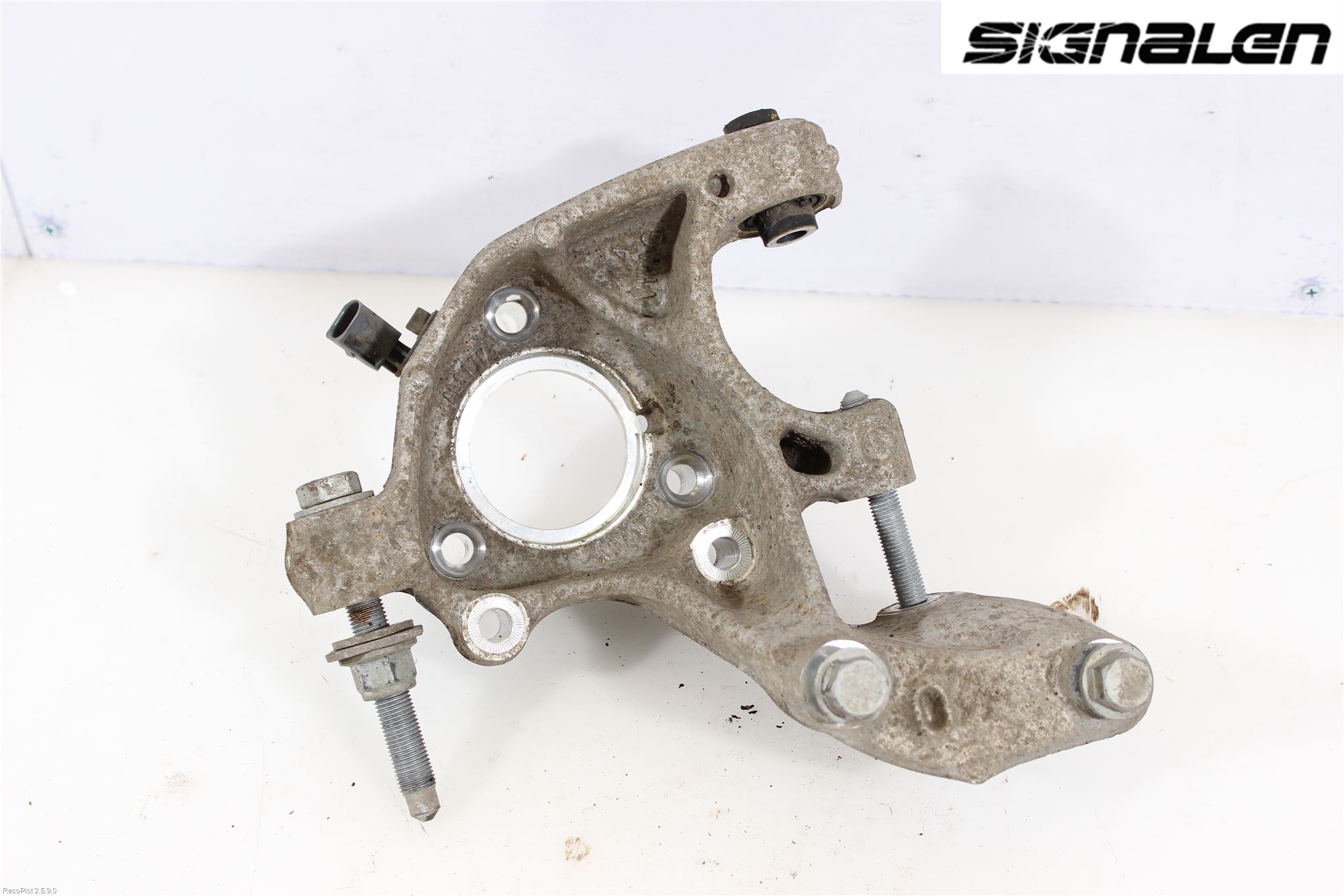 Volkswagen VW PASSAT 15-19 Spindel Hb
