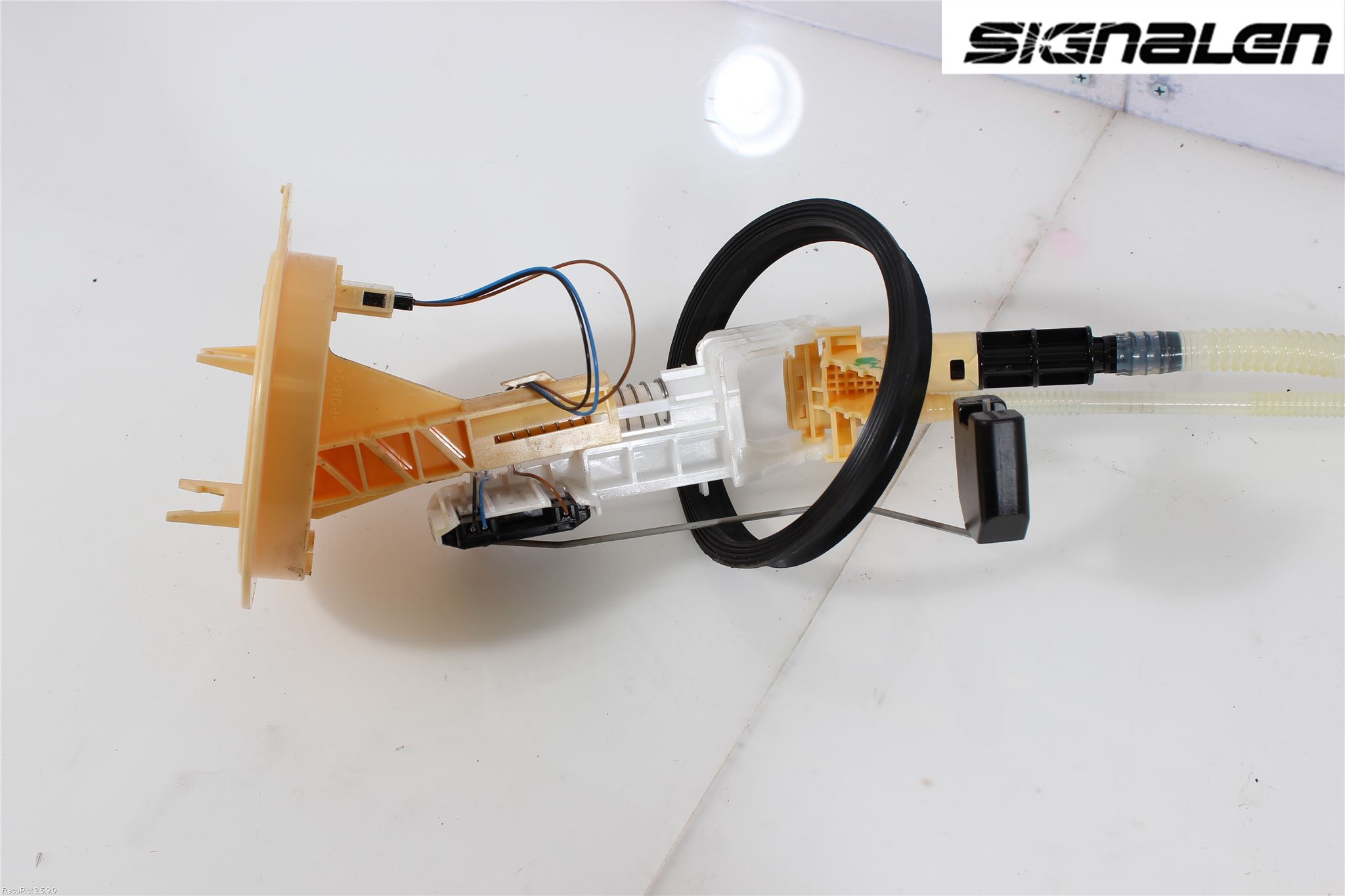 Volkswagen VW PASSAT 15-19 Giver Drivstofftank
