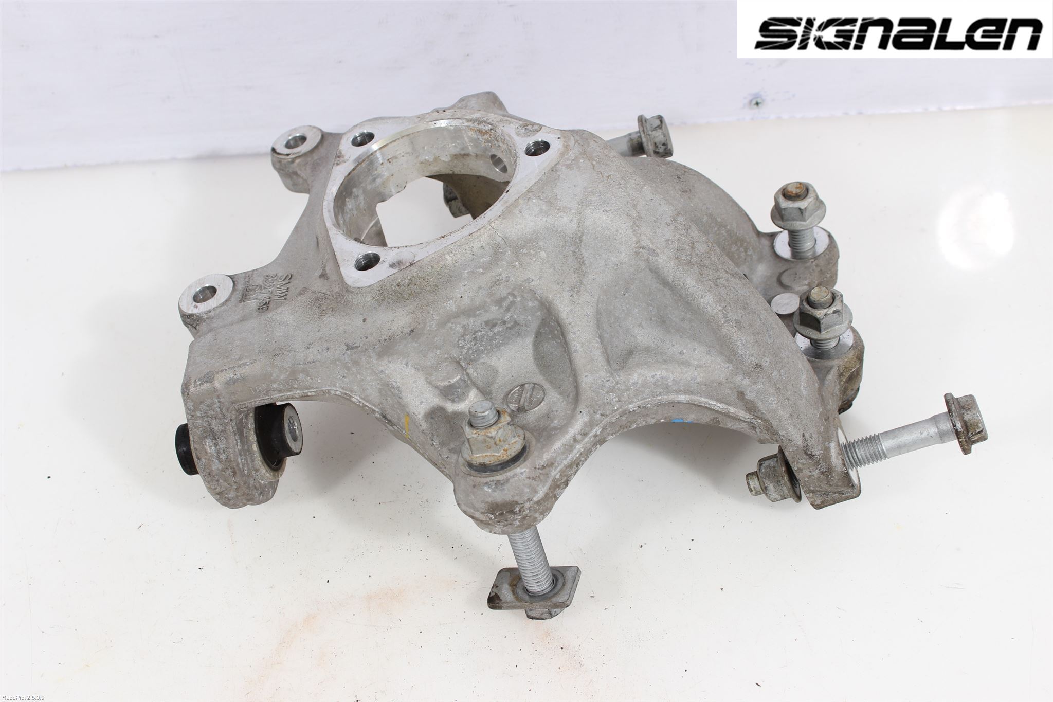 Opel INSIGNIA 09-16 Spindel Hb