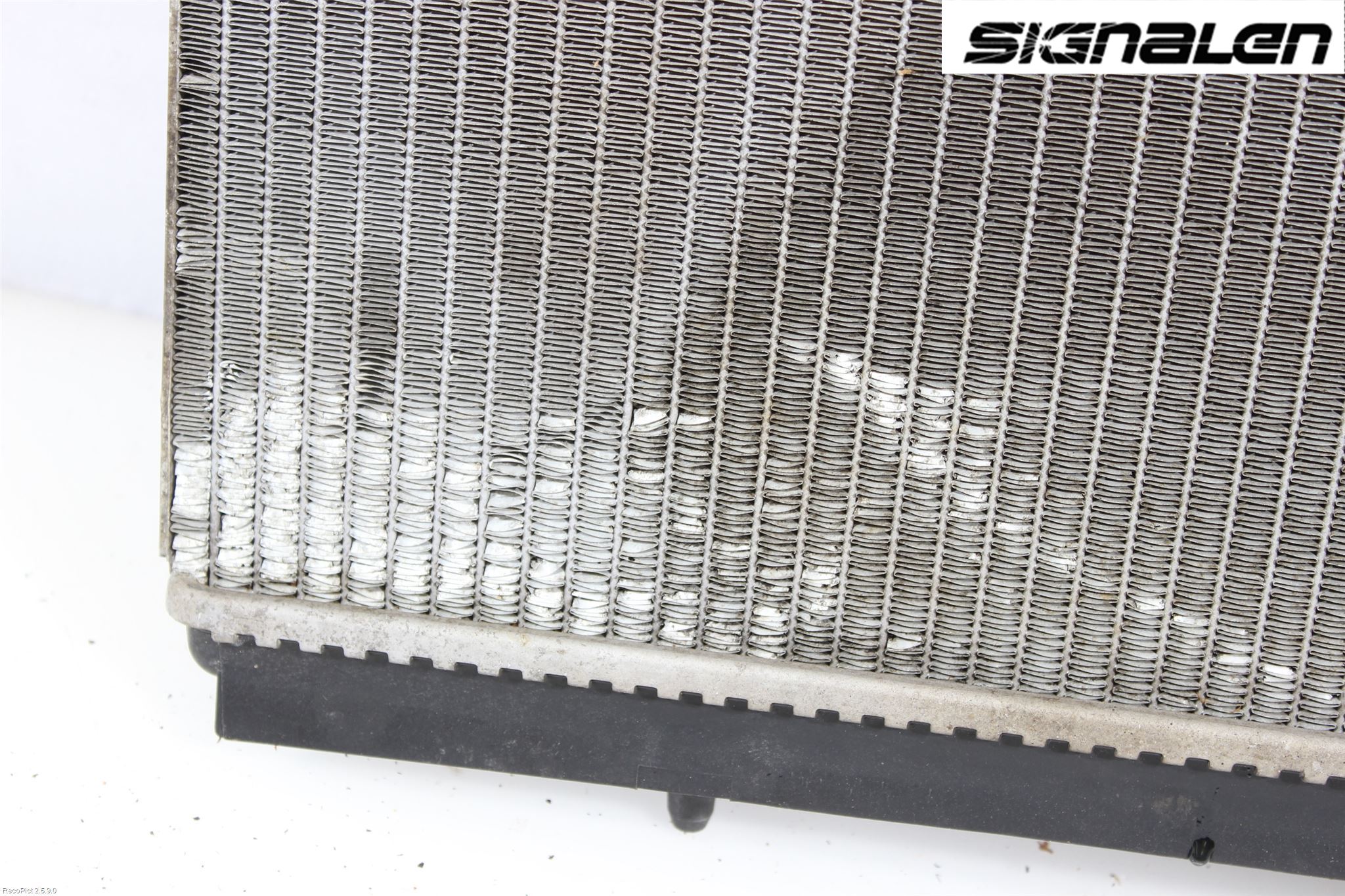 Peugeot 406     99-04 Radiator Manuell