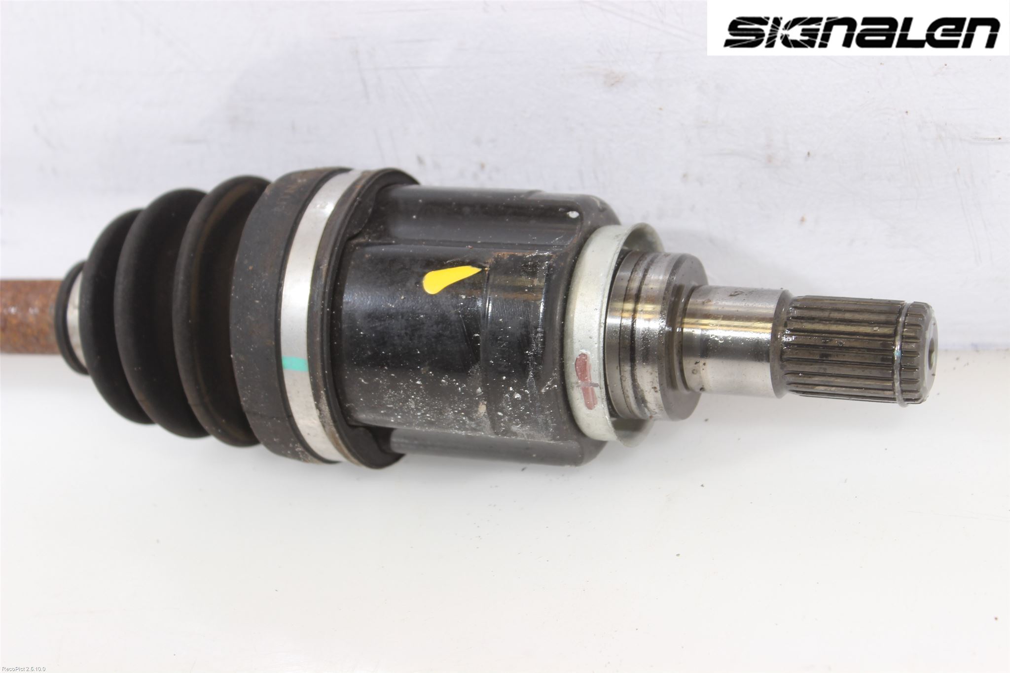 Suzuki SWIFT 11-16 Drivaksel Foran Kompl Venstre