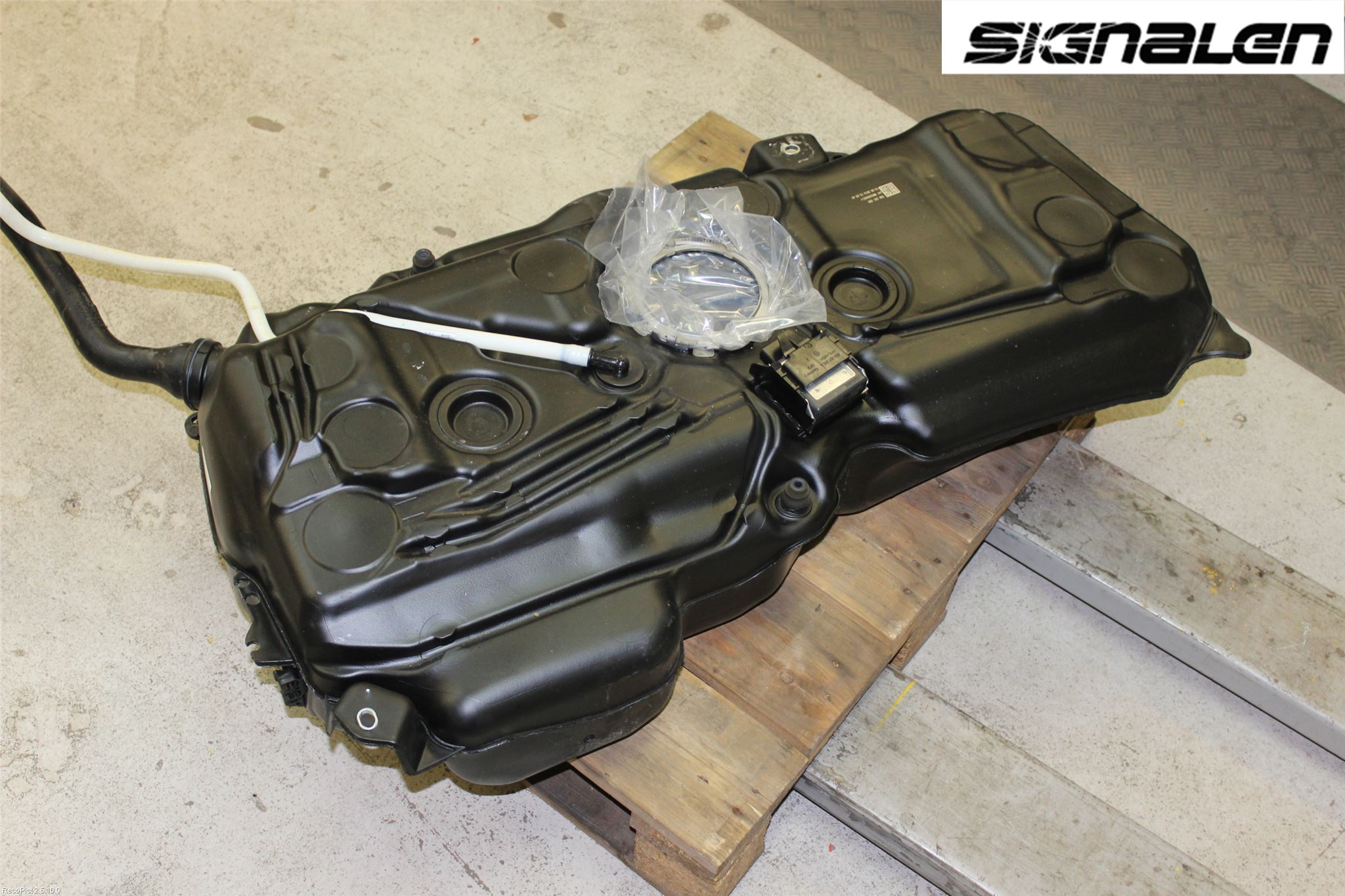 Volkswagen VW TOURAN 16- Drivstofftank Diesel