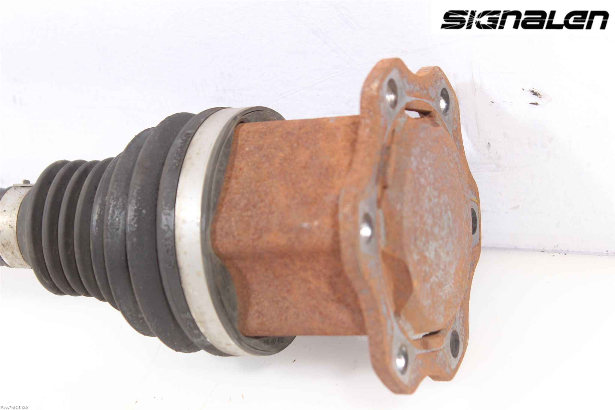 Audi A4/S4 08-11 Drivaksel Foran Kompl Venstre