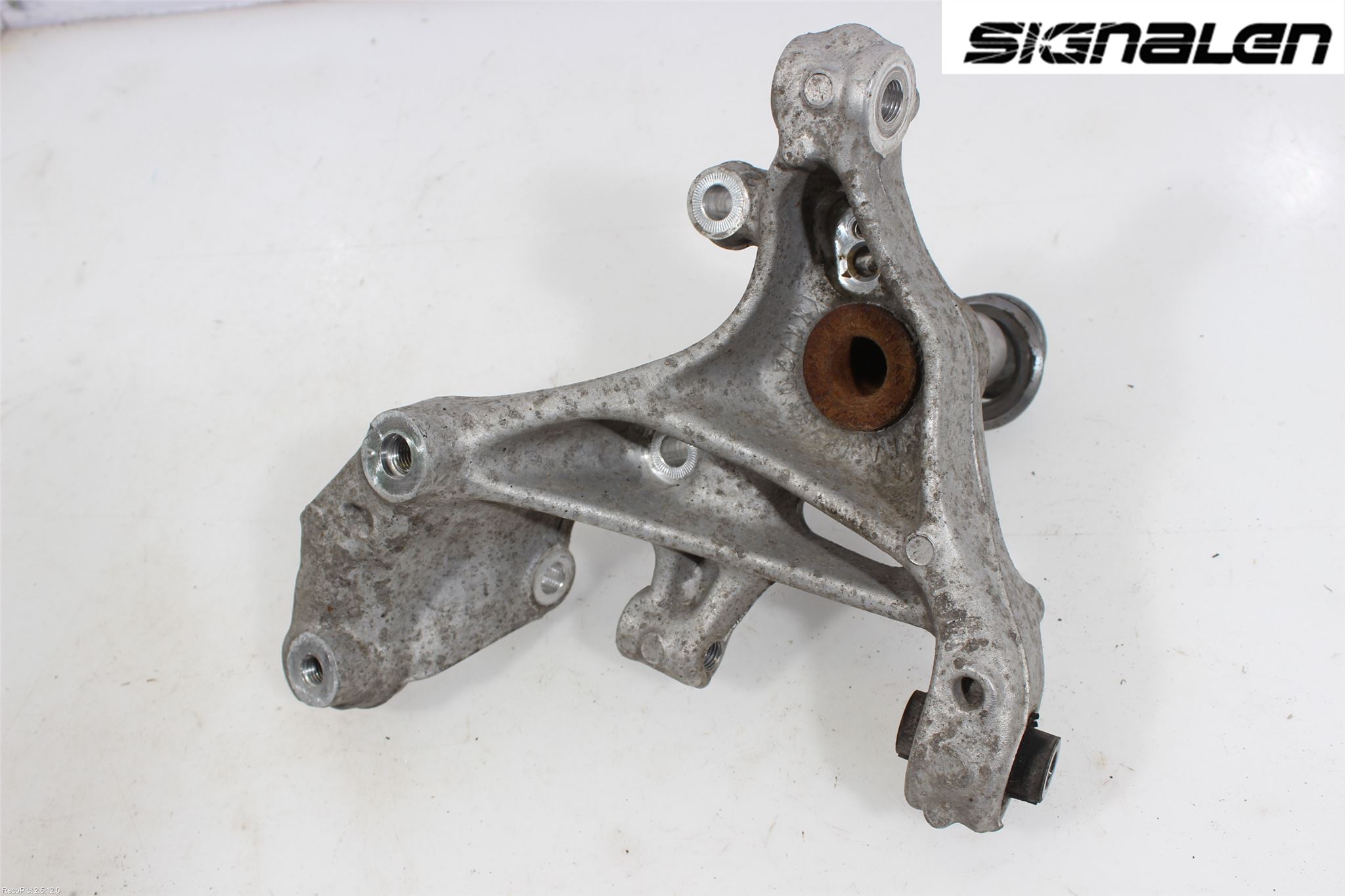 Volkswagen VW PASSAT 15-19 Spindel Hb