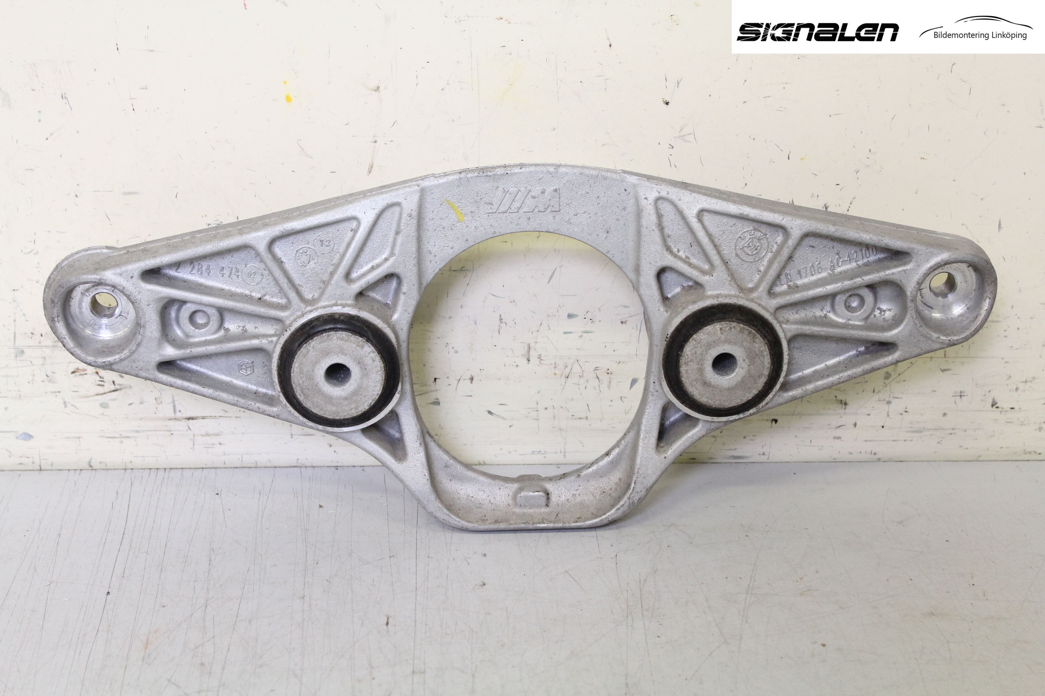 BMW 5 F10/F11/F18 09-17 Bakaksel Feste