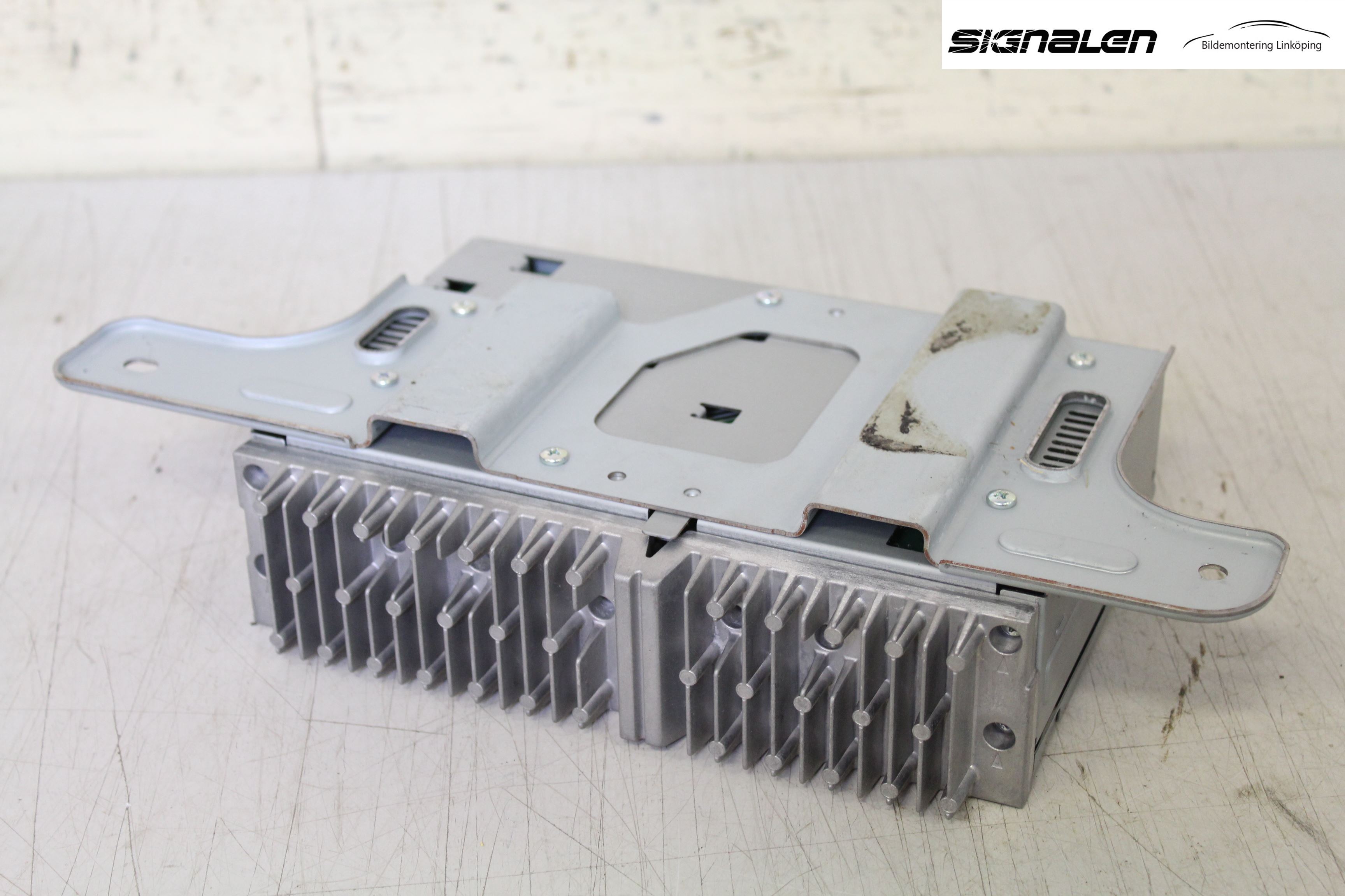 Saab 9-3 VER 2 Stereo Forsterker