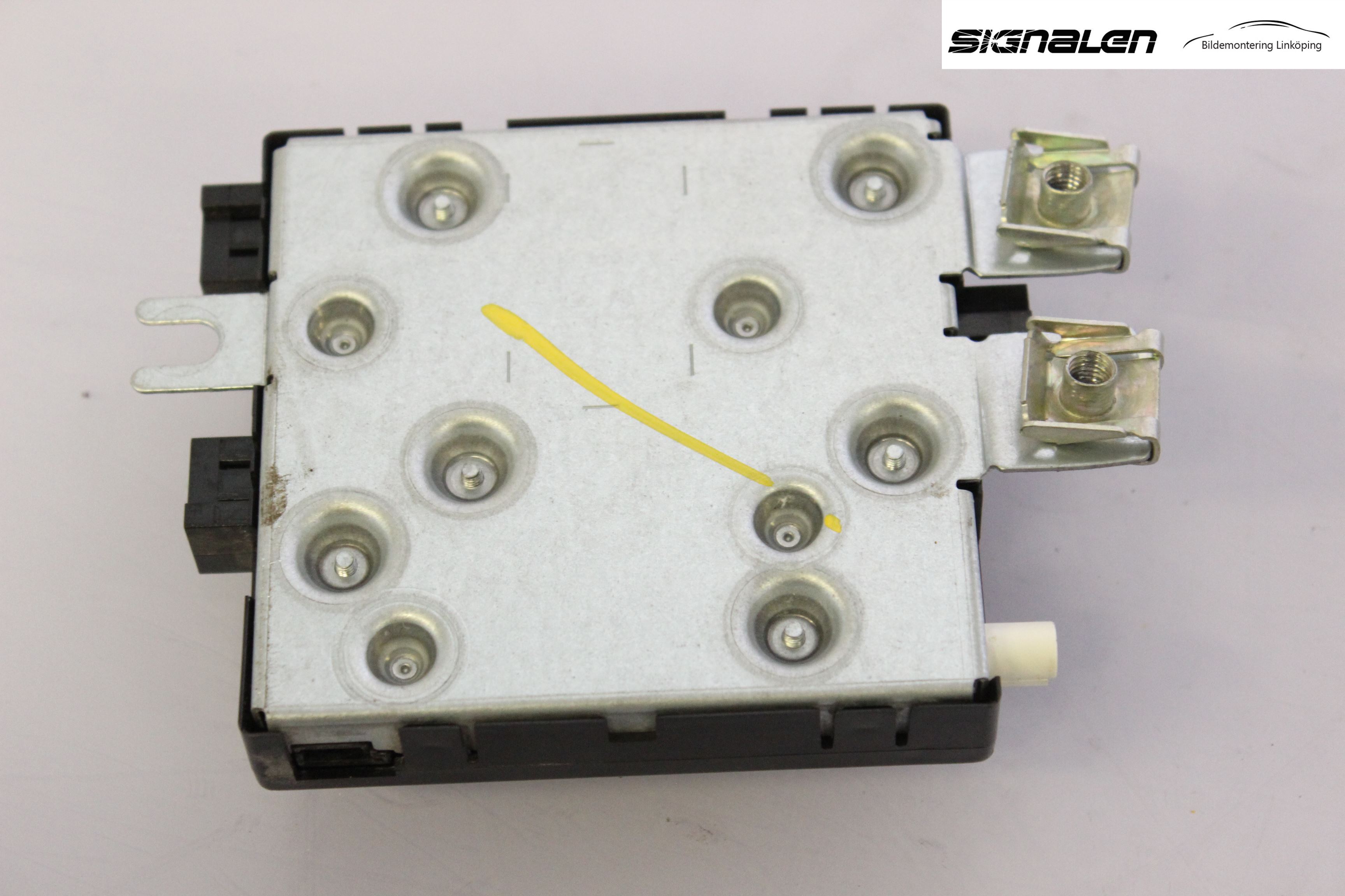 Mercedes-Benz MB C-KLASS (W204) 07-15 Stereo Antenneforsterker