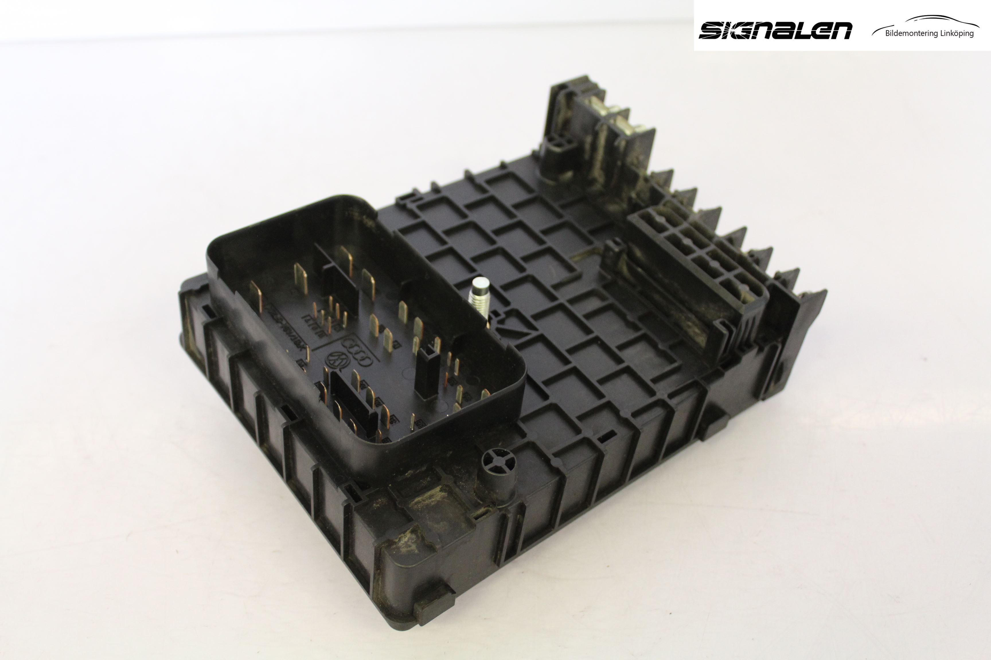 Volkswagen VW PASSAT 05-11 Sikringsboks - Elsentral
