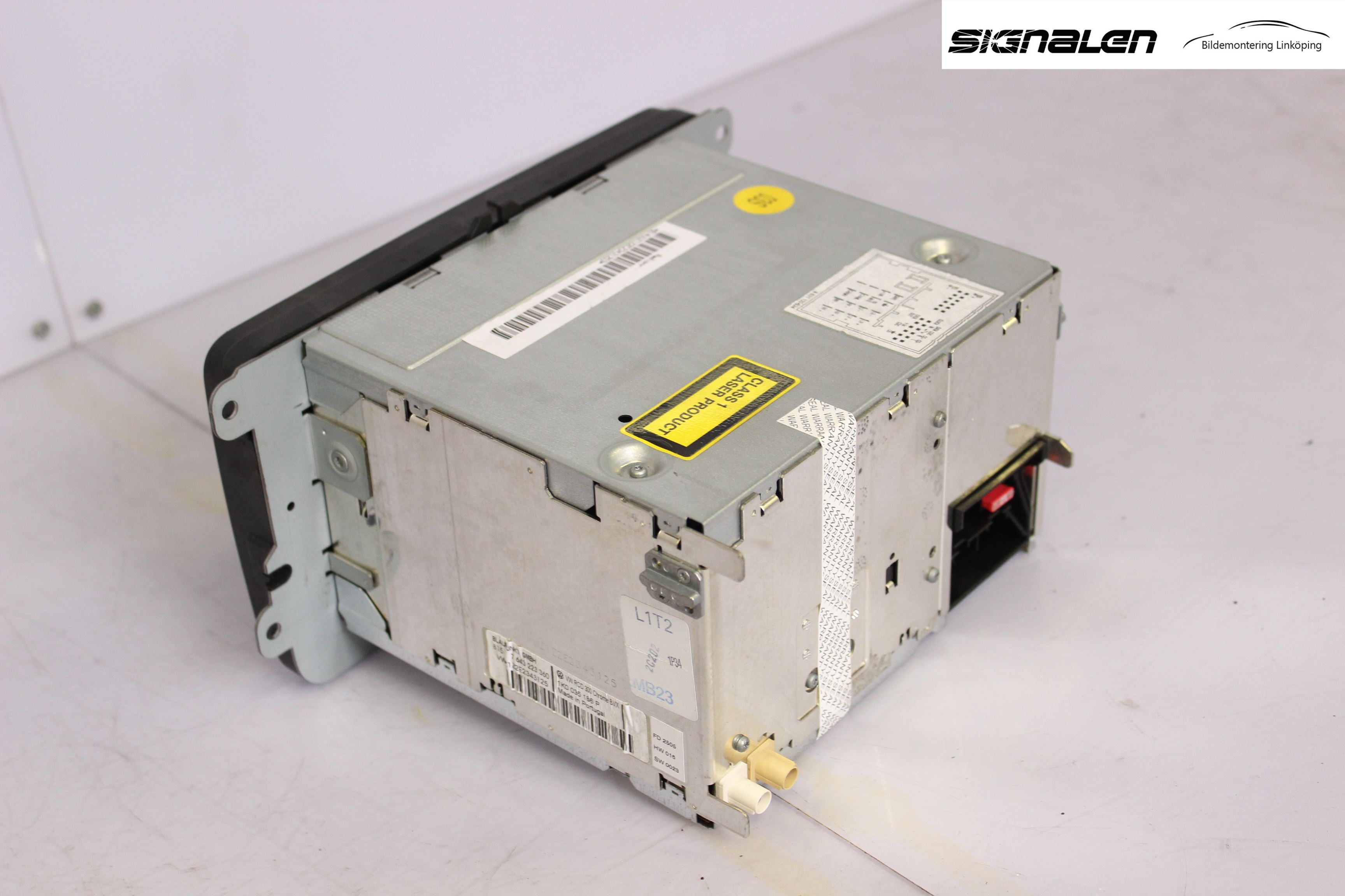 Volkswagen VW GOLF V 04-09 Stereo Radio Med Cd
