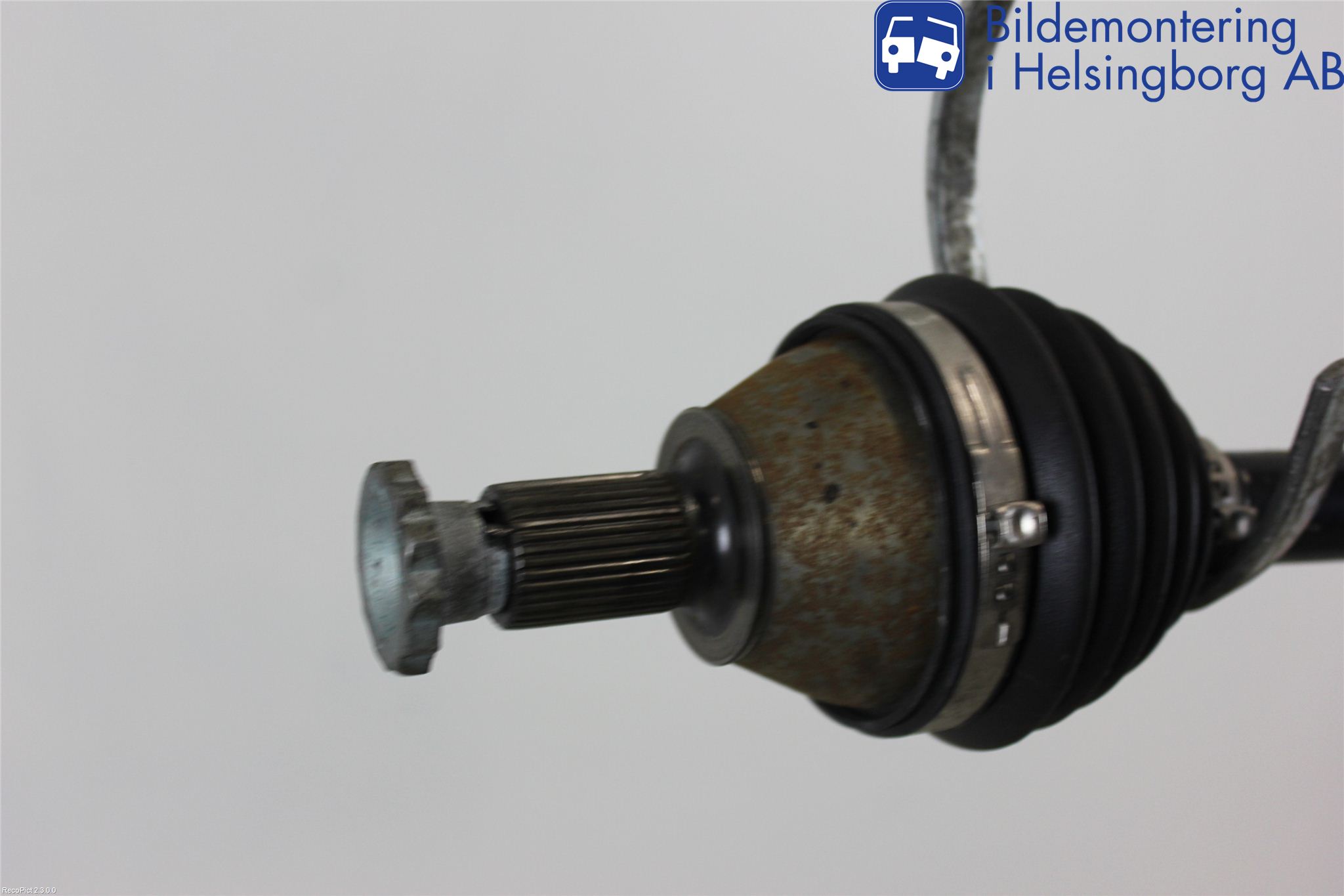 Volkswagen VW POLO 10-17 Drivaksel Foran Kompl Venstre