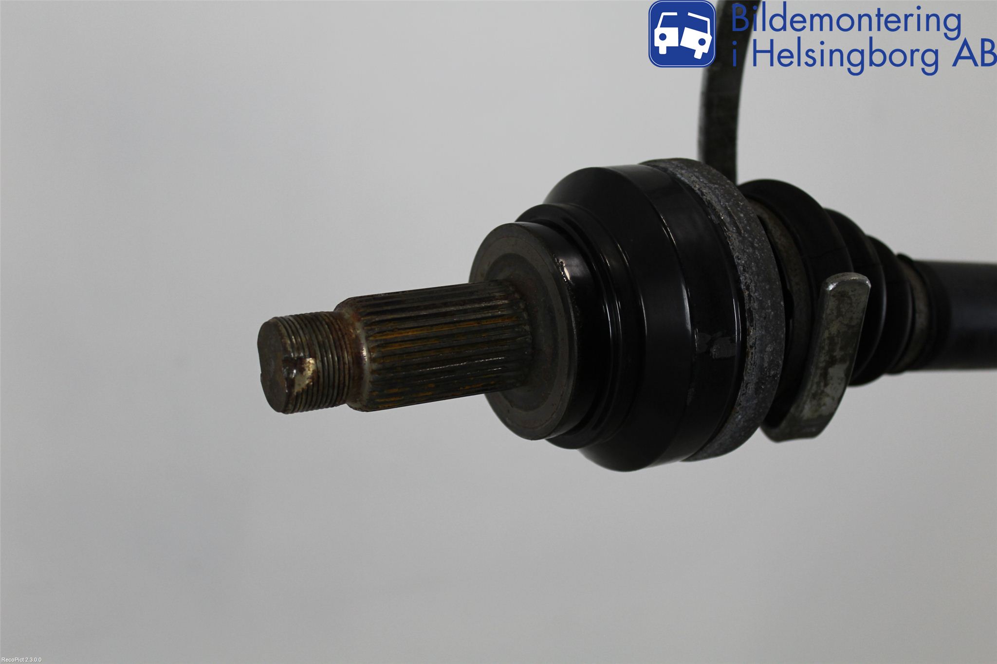 BMW 5 F10/F11/F18 09-17 Drivaksel Bak Kompl Venstre