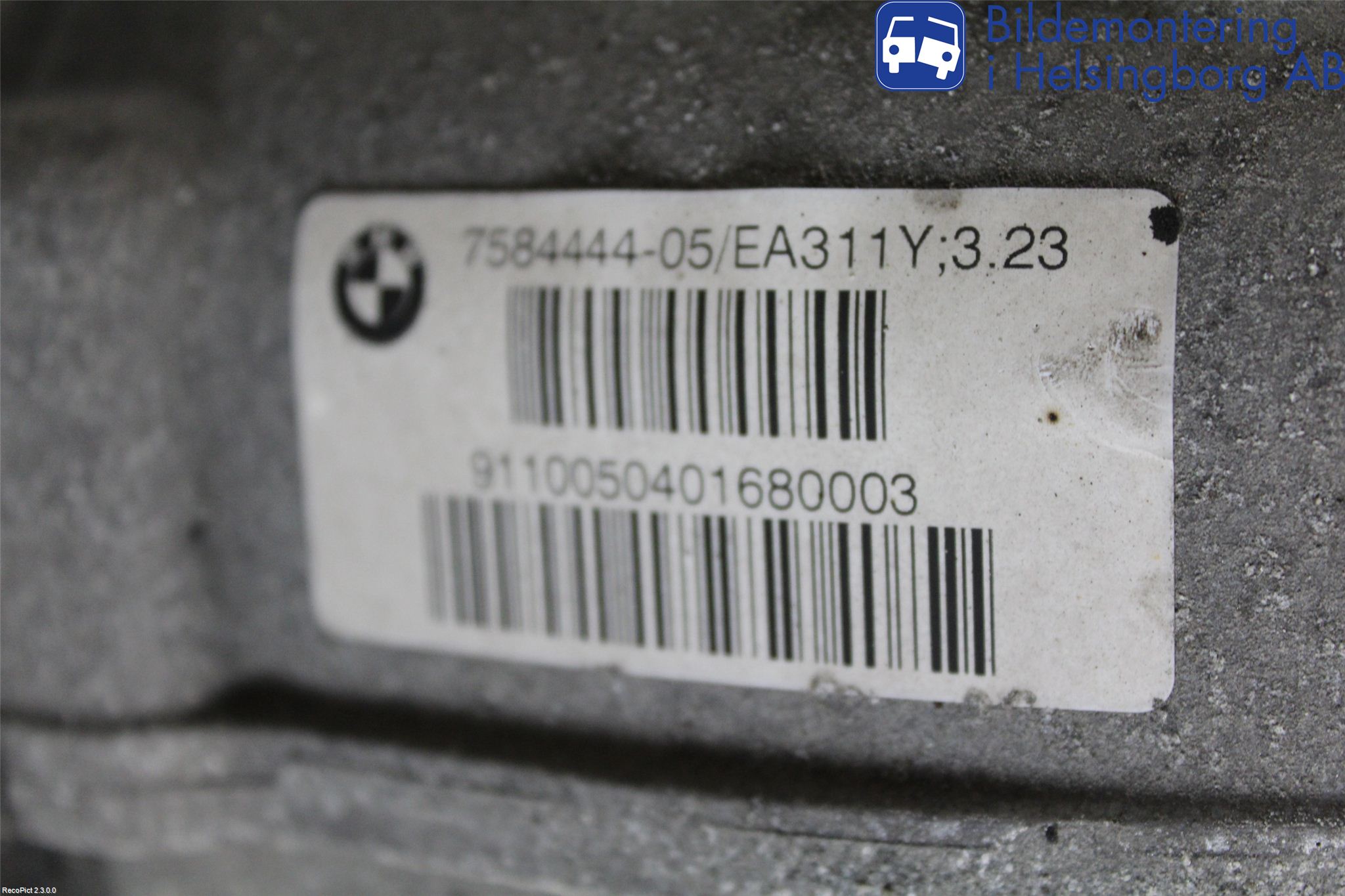 BMW 5 F10/F11/F18 09-17 Bakaksel Kardang Bak -Diff