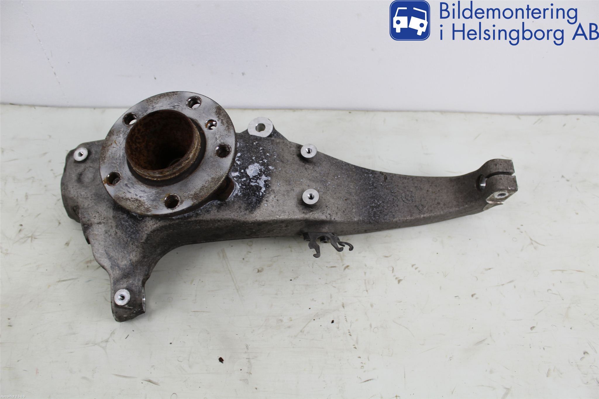 BMW 5 F10/F11/F18 09-17 Spindel Hf