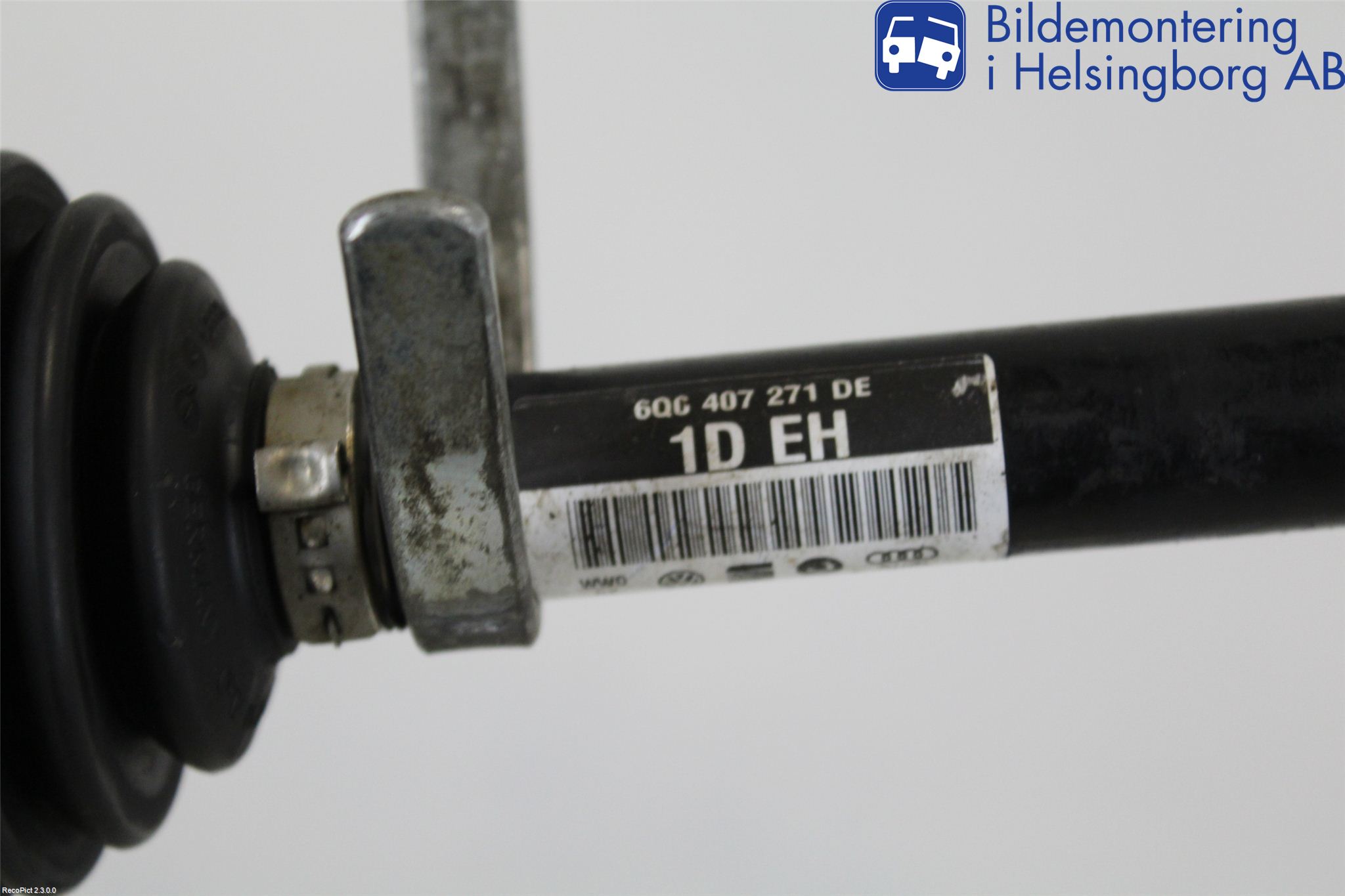 Volkswagen VW POLO 05-09 Drivaksel Foran Kompl Venstre