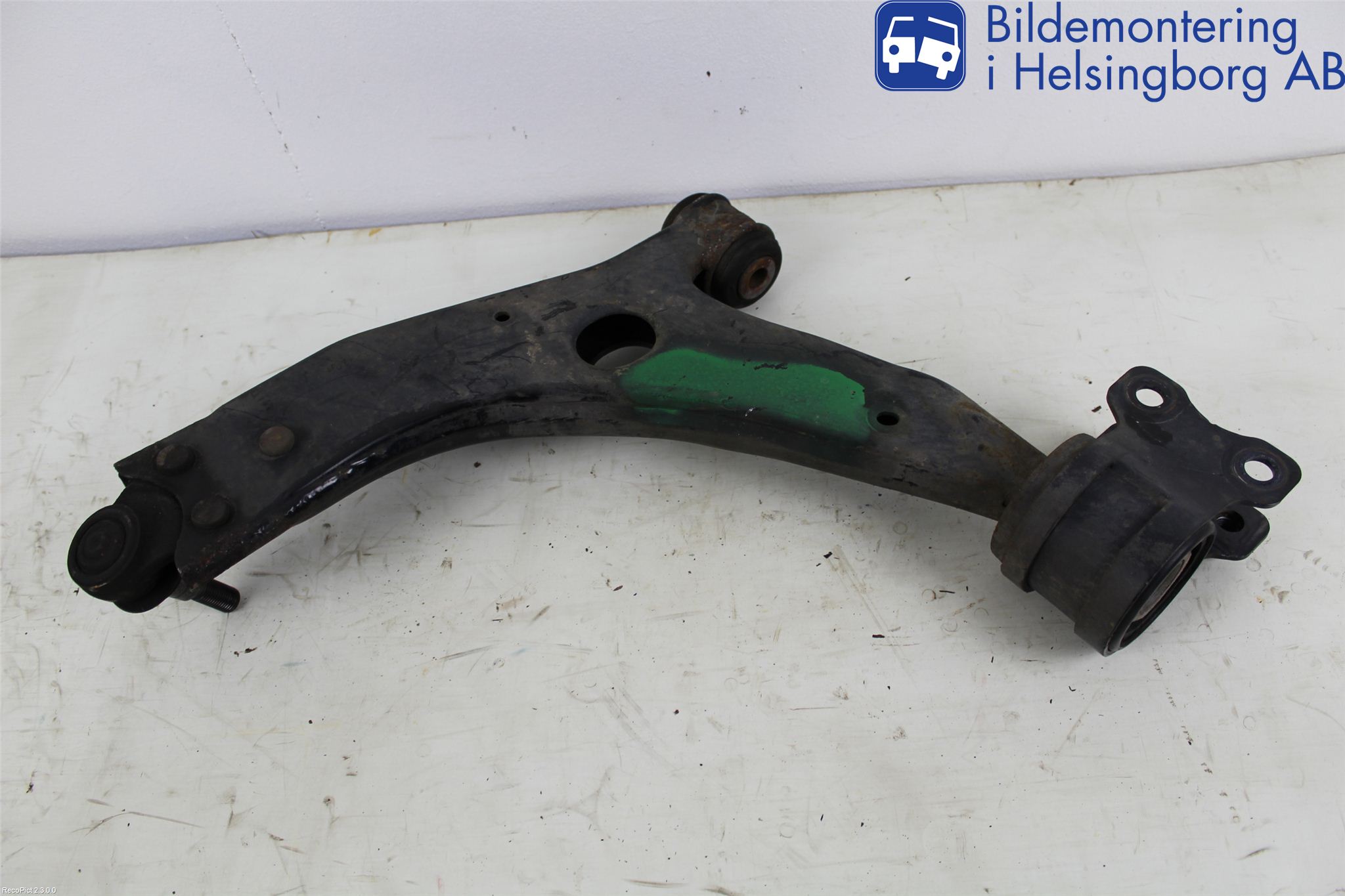 Ford FOCUS 08-11 Bærearm Foran Høyre Nedre