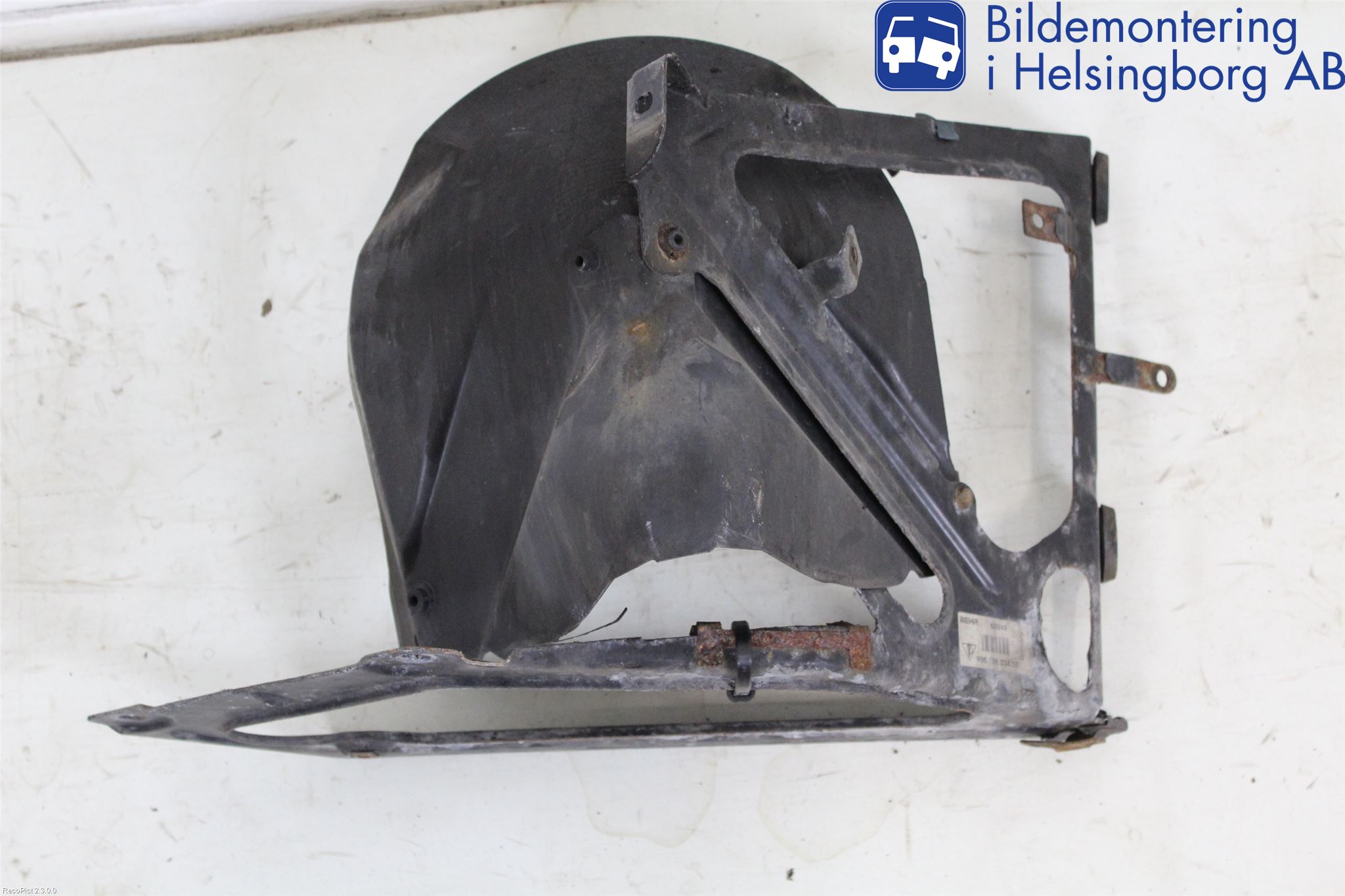 Porsche 911 (996) 98-05 Radiator Feste - Ramme - Bjelk