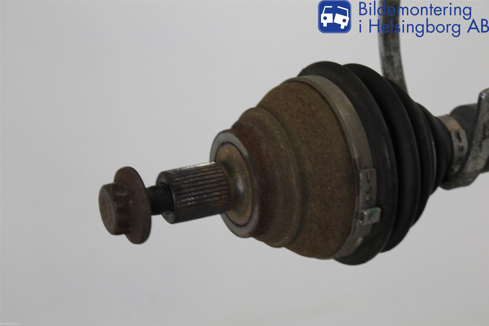 Volkswagen VW CADDY 11-15 Drivaksel Foran Kompl Høyre